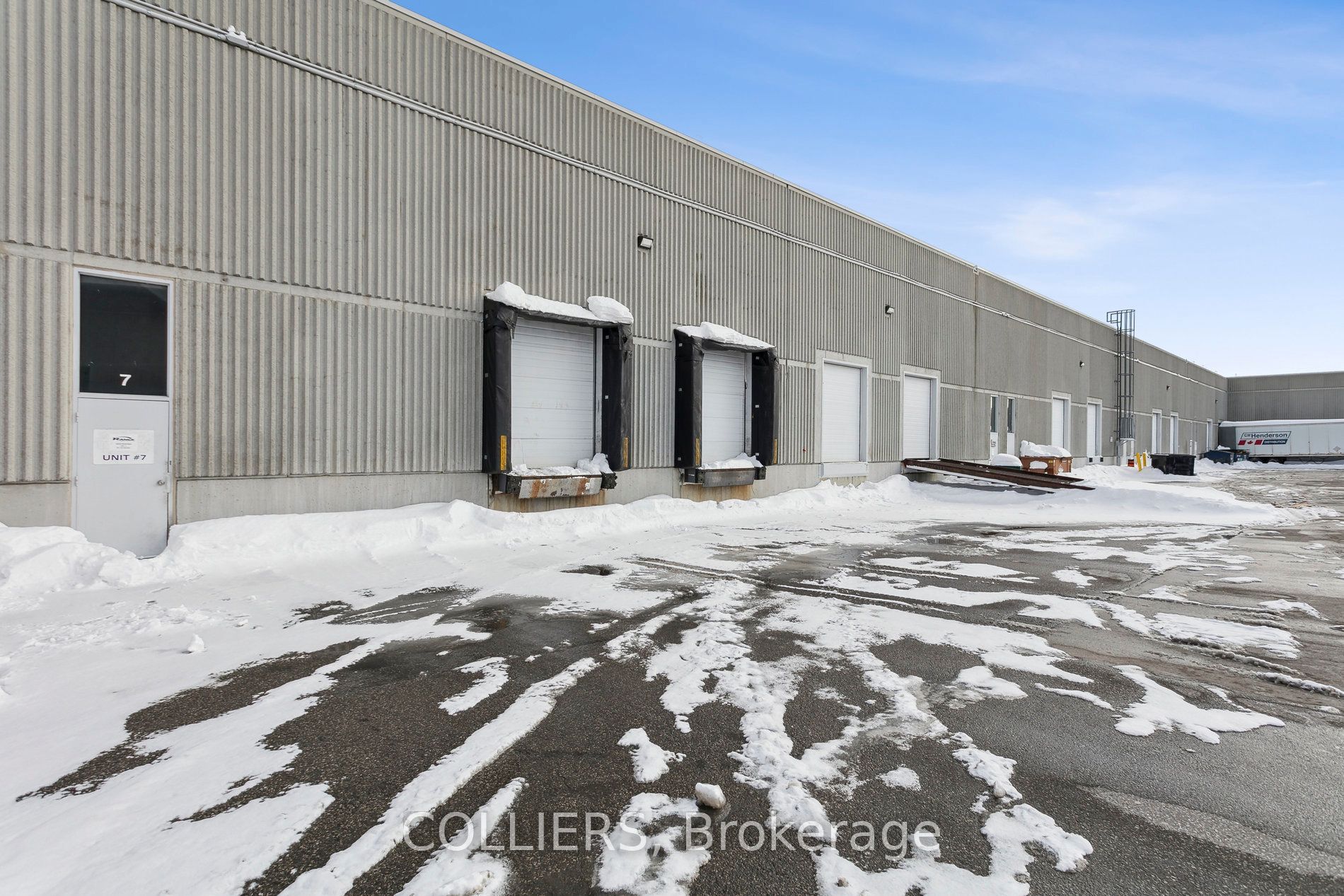 #unit 7 - 3400 Ridgeway Drive Property Photo 12