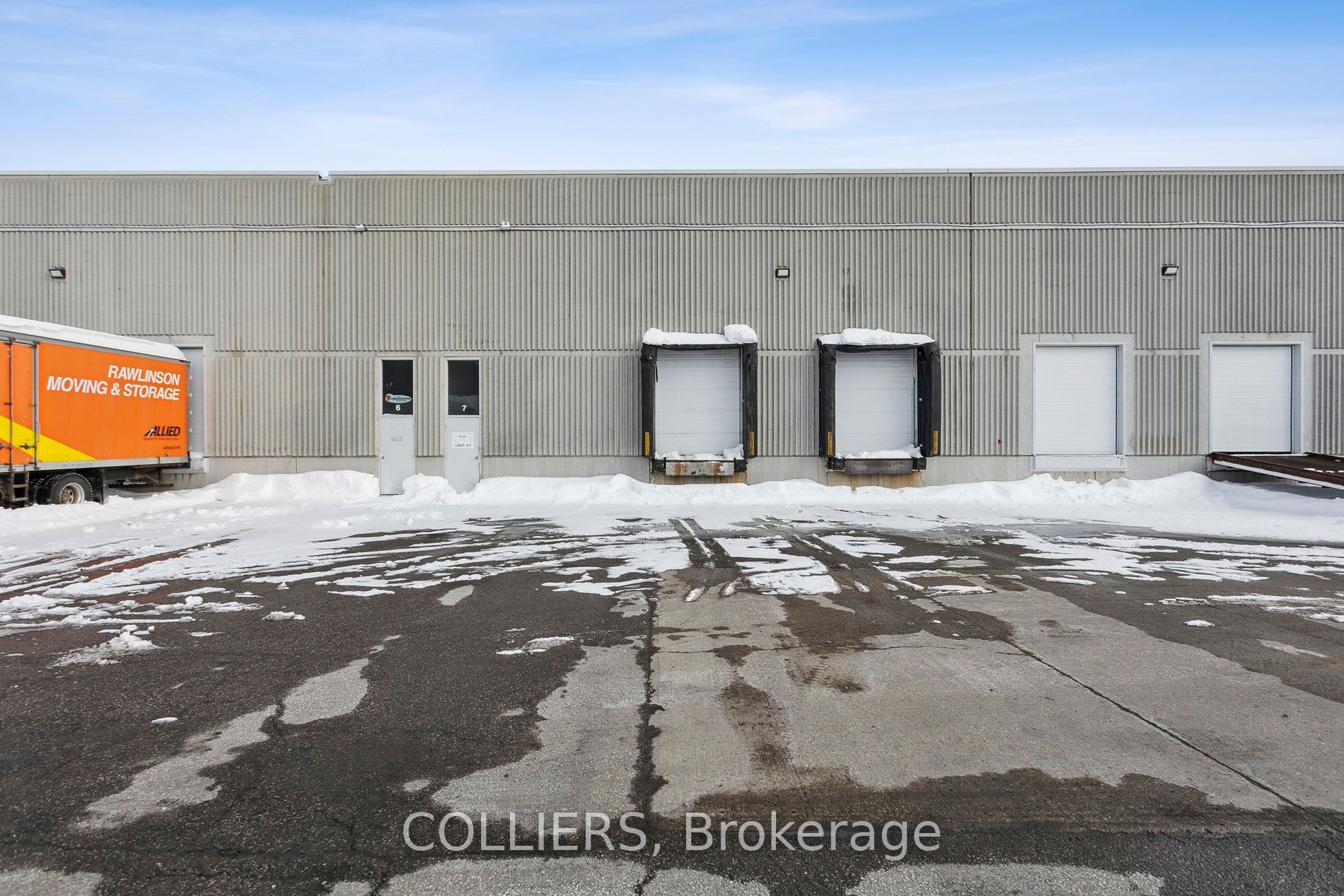 #unit 7 - 3400 Ridgeway Drive Property Photo 13