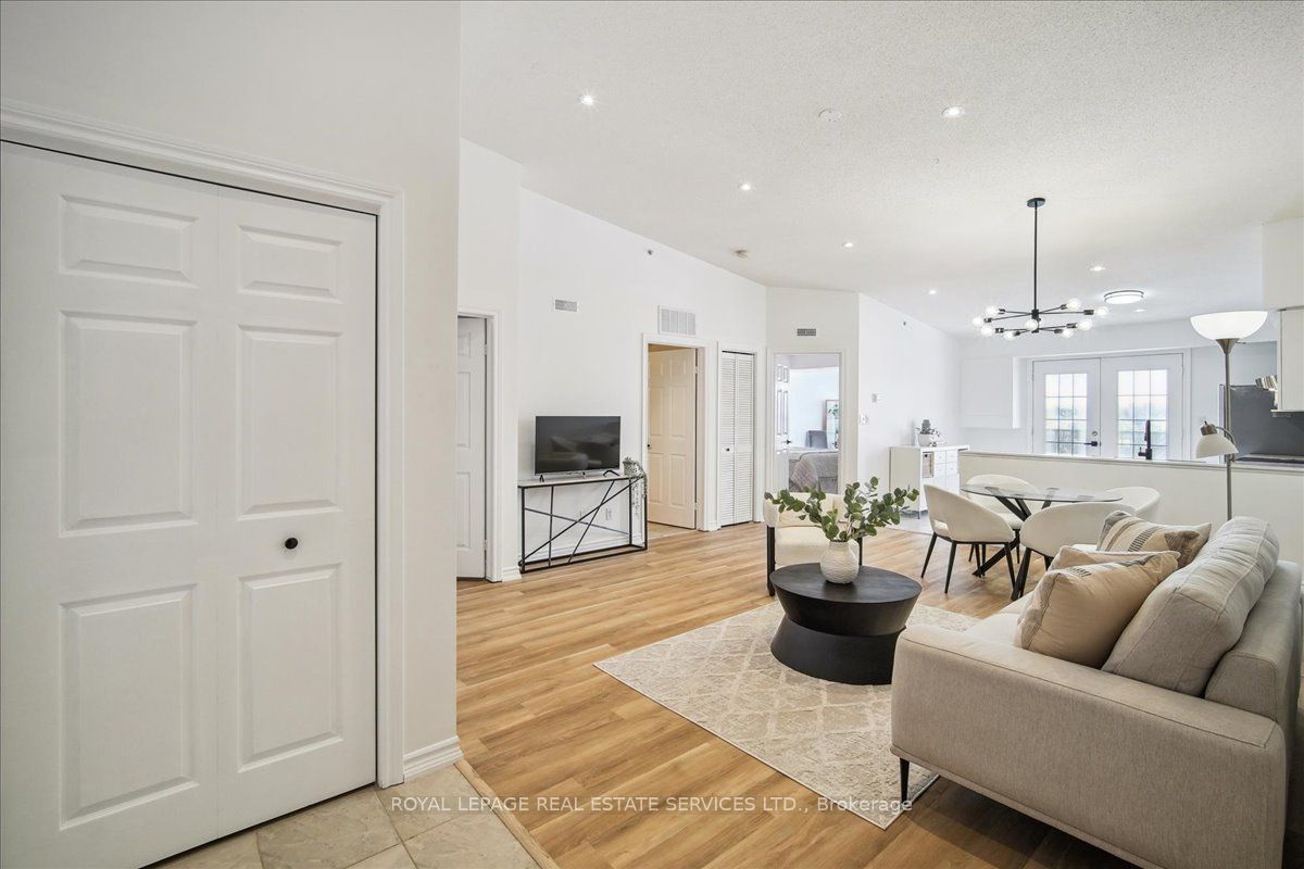 #407 - 1440 Bishops Gate Property Photo 2