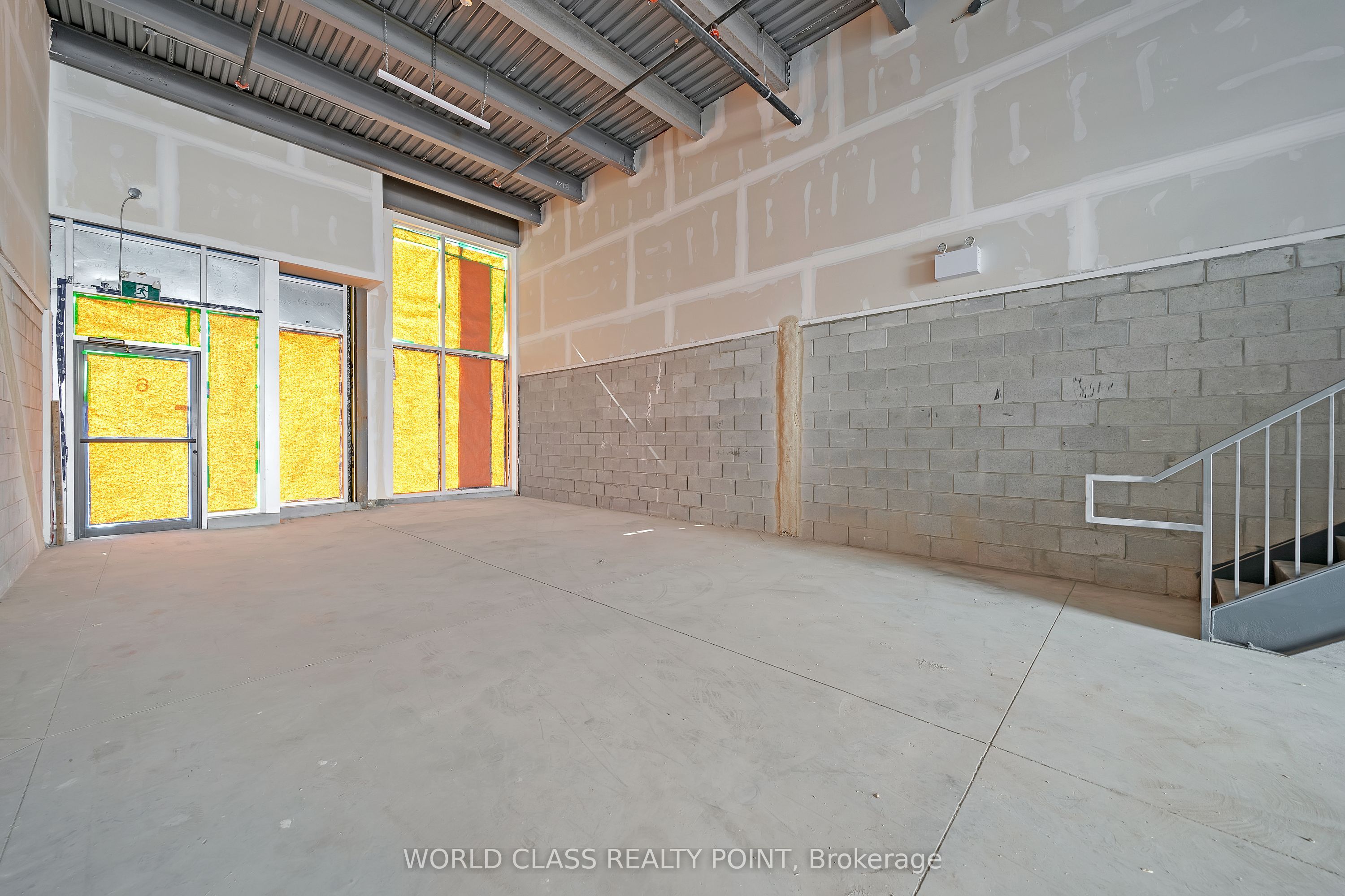 #2 - 5260 Solar Drive Property Photo 7