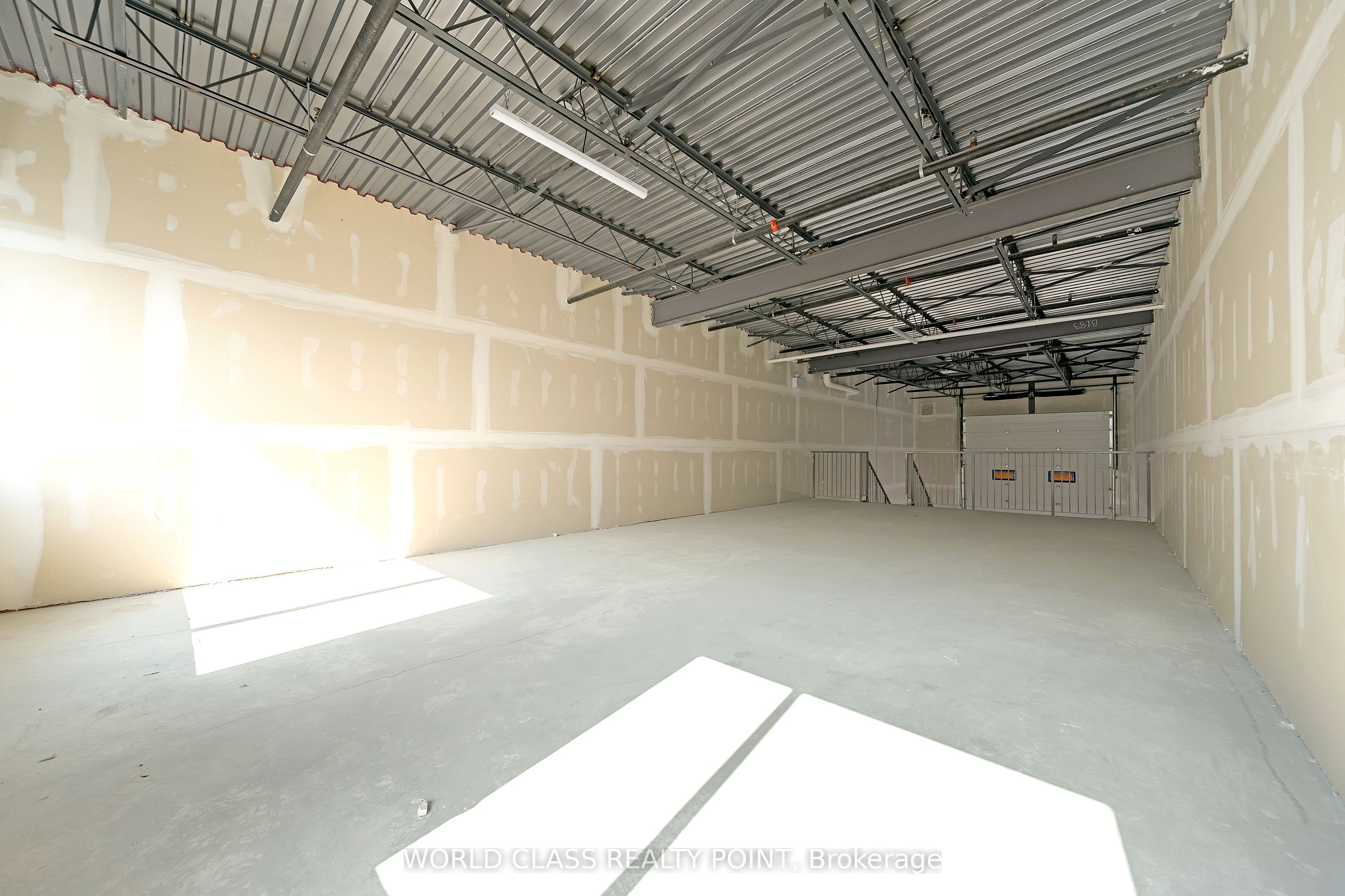 #2 - 5260 Solar Drive Property Photo 12