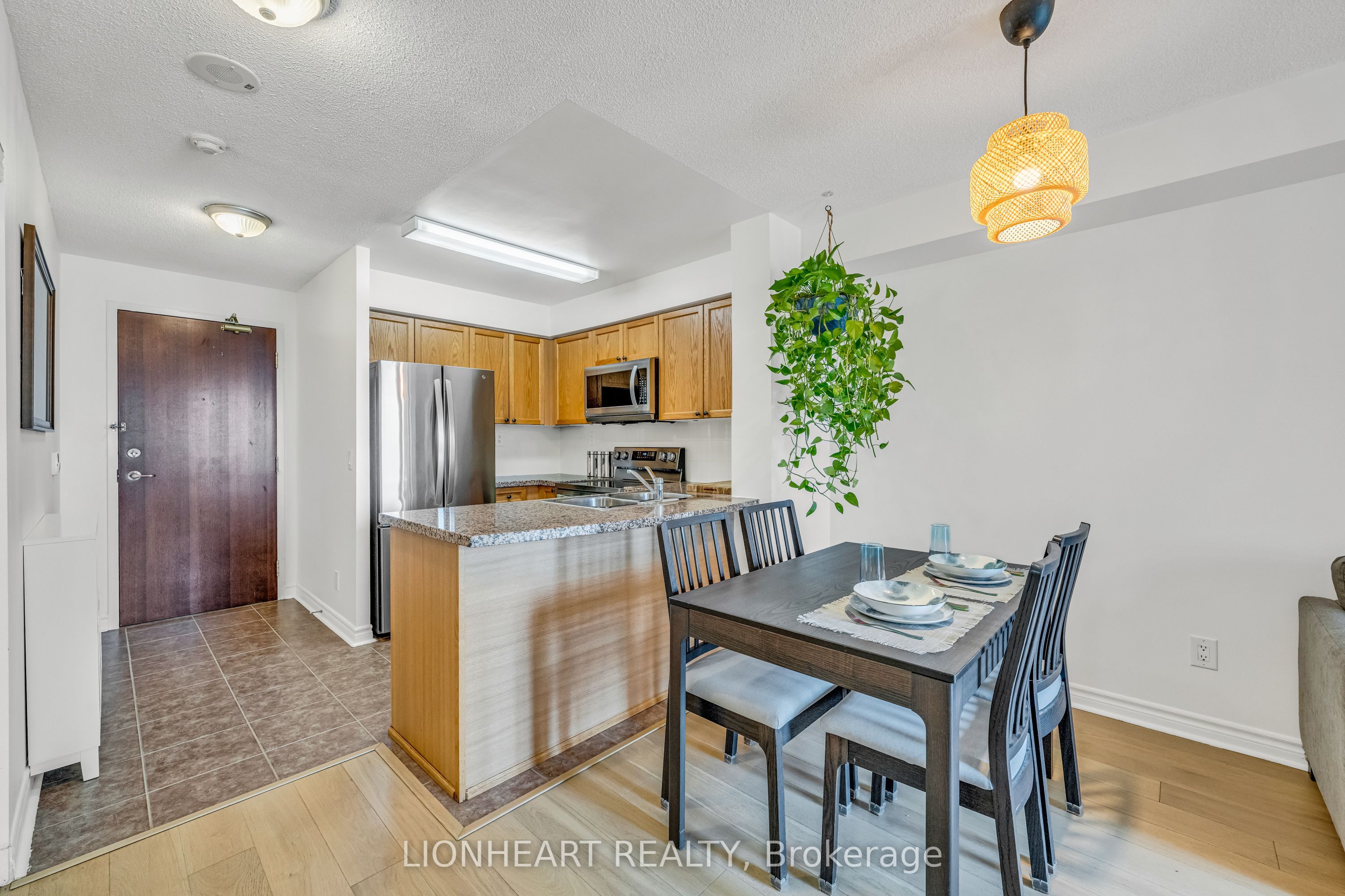 #709 - 5 Michael Power Place Property Photo 9