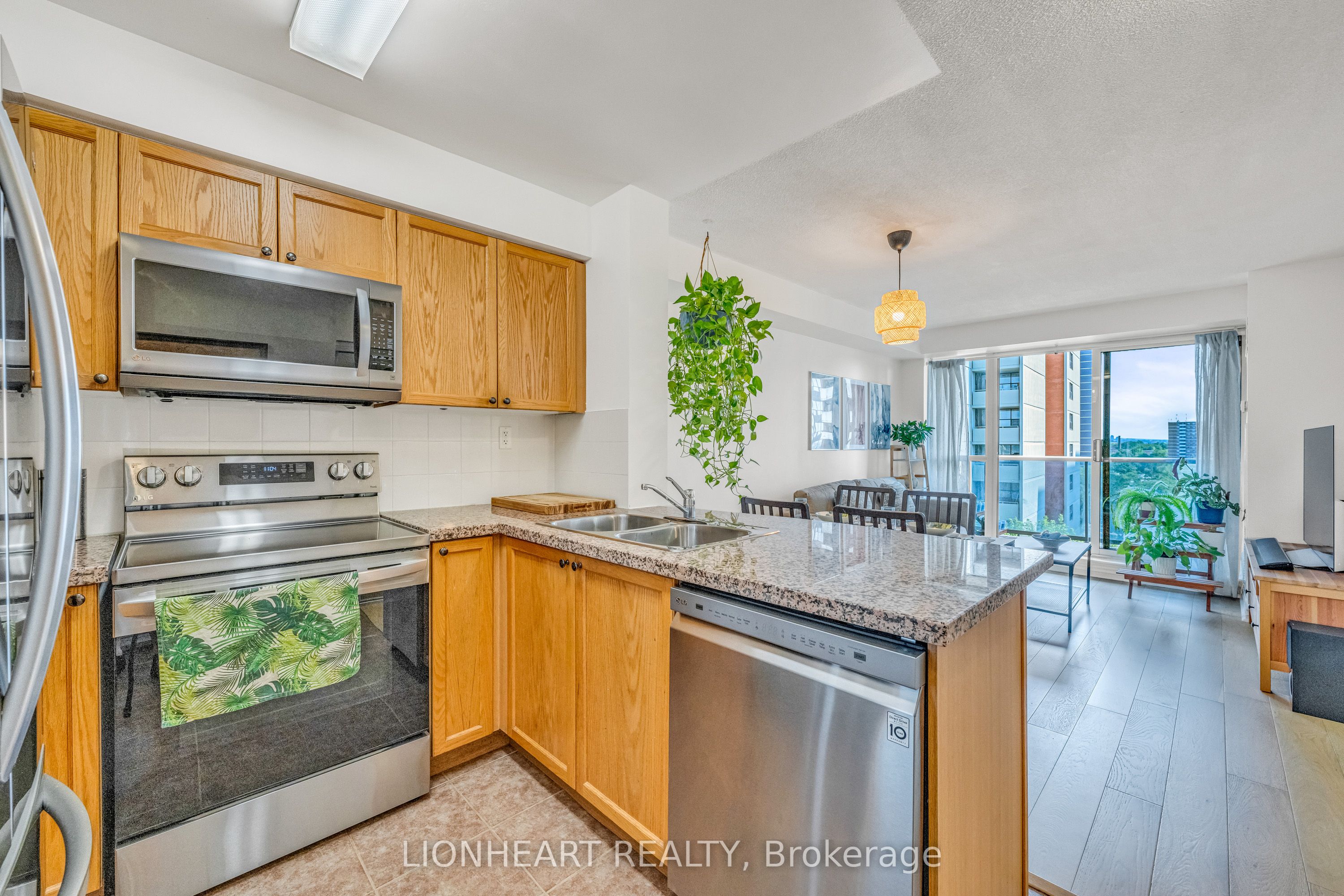 #709 - 5 Michael Power Place Property Photo 11