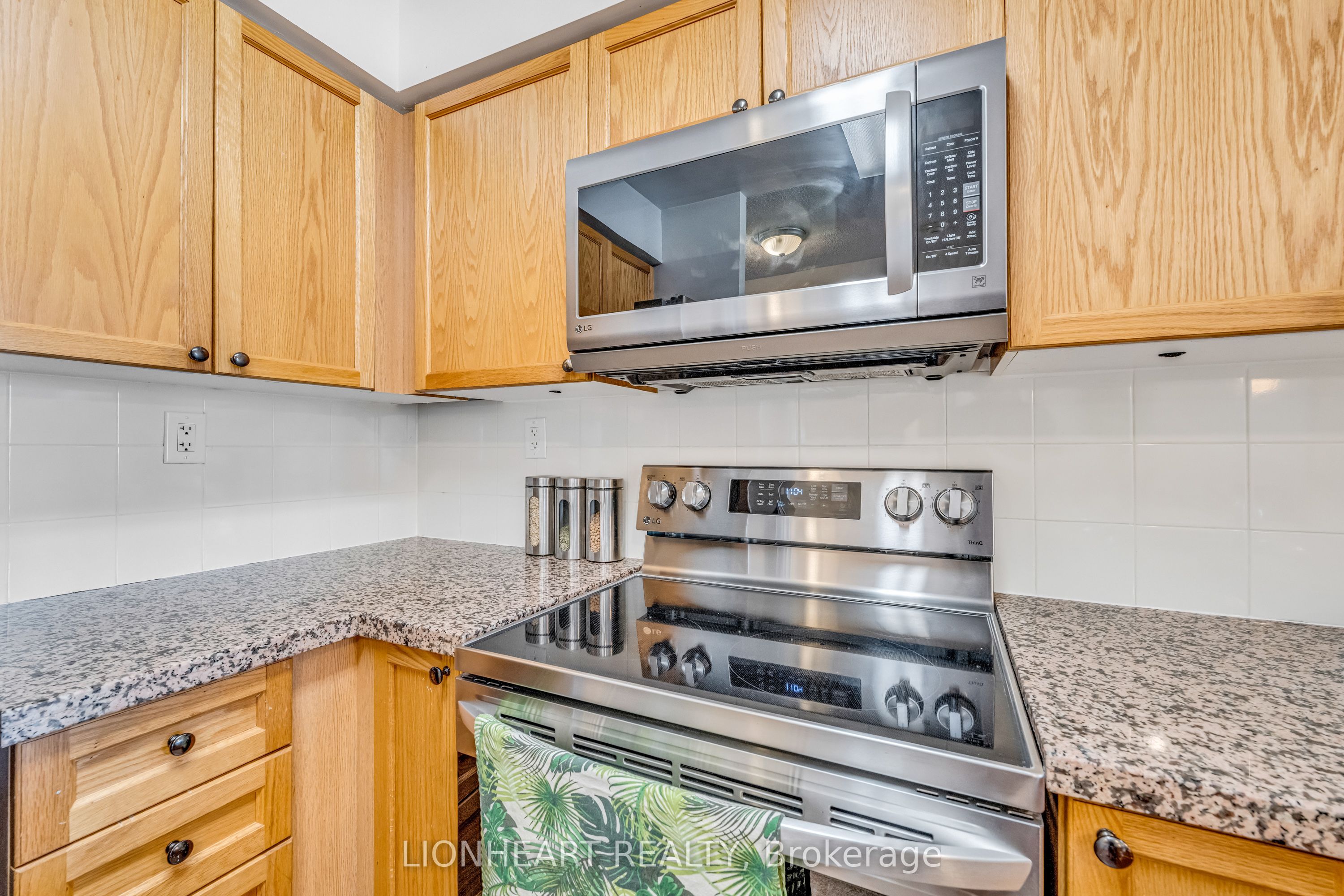 #709 - 5 Michael Power Place Property Photo 13