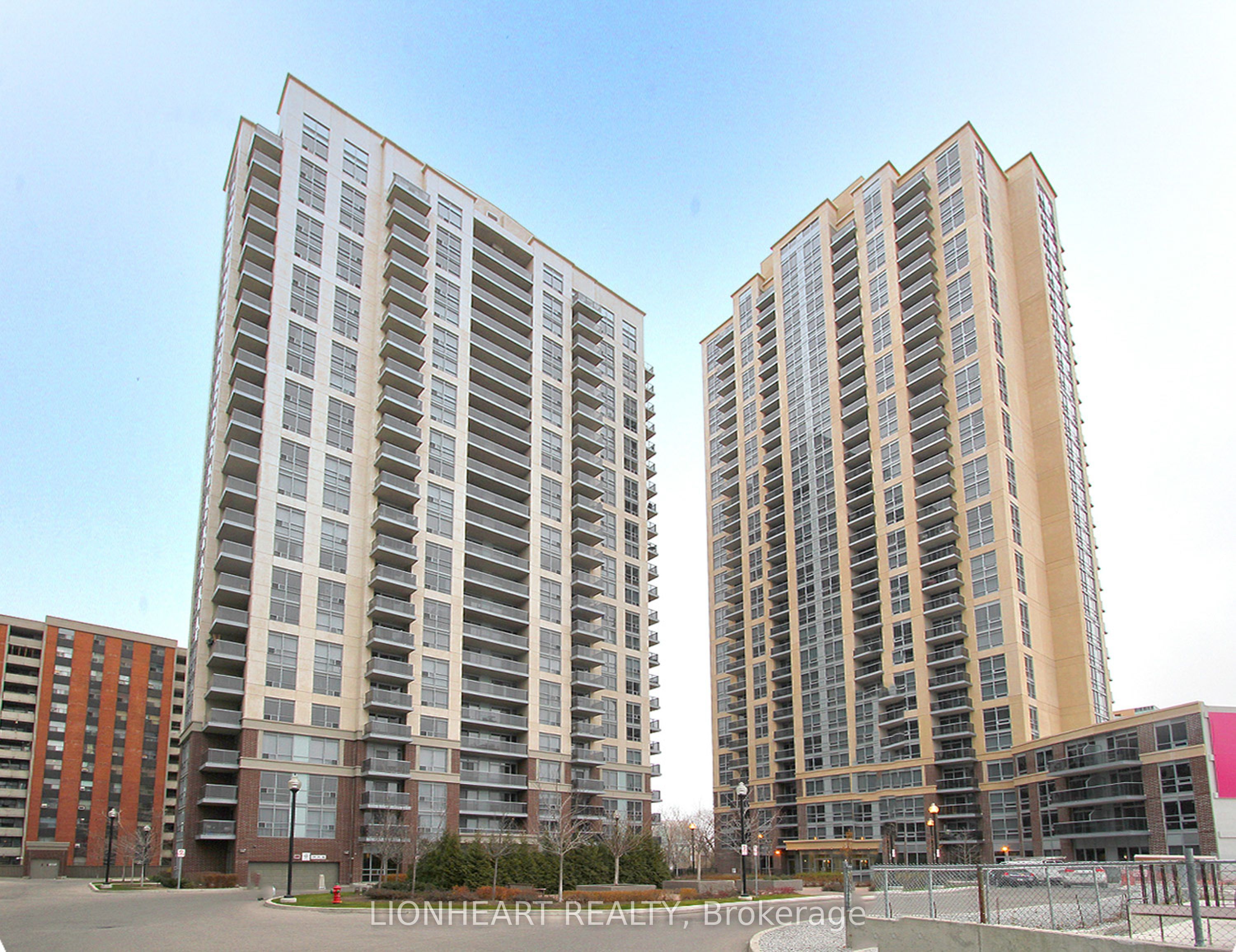 #709 - 5 Michael Power Place Property Photo 38