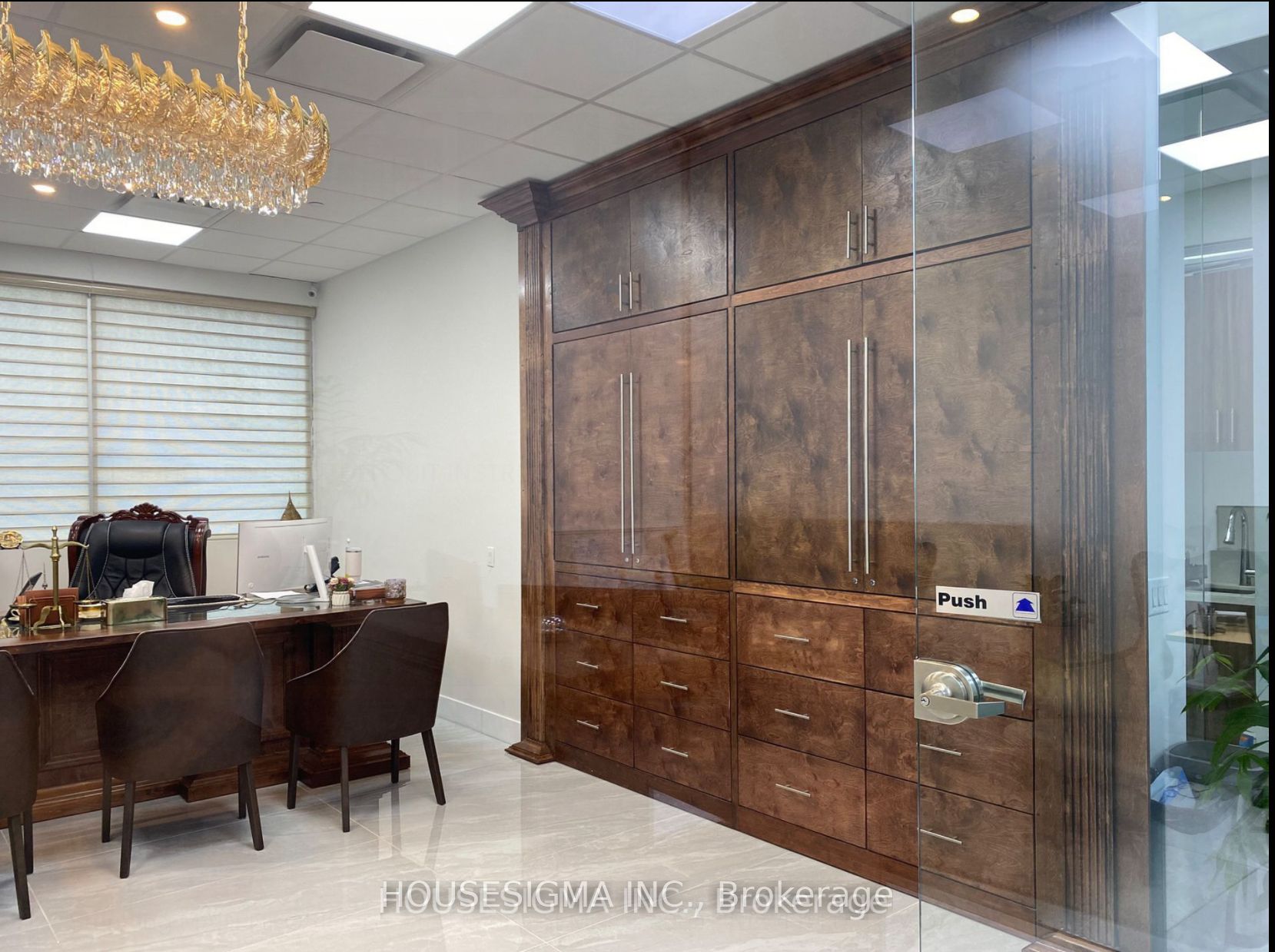 #103 - 218 Export Boulevard Property Photo 11
