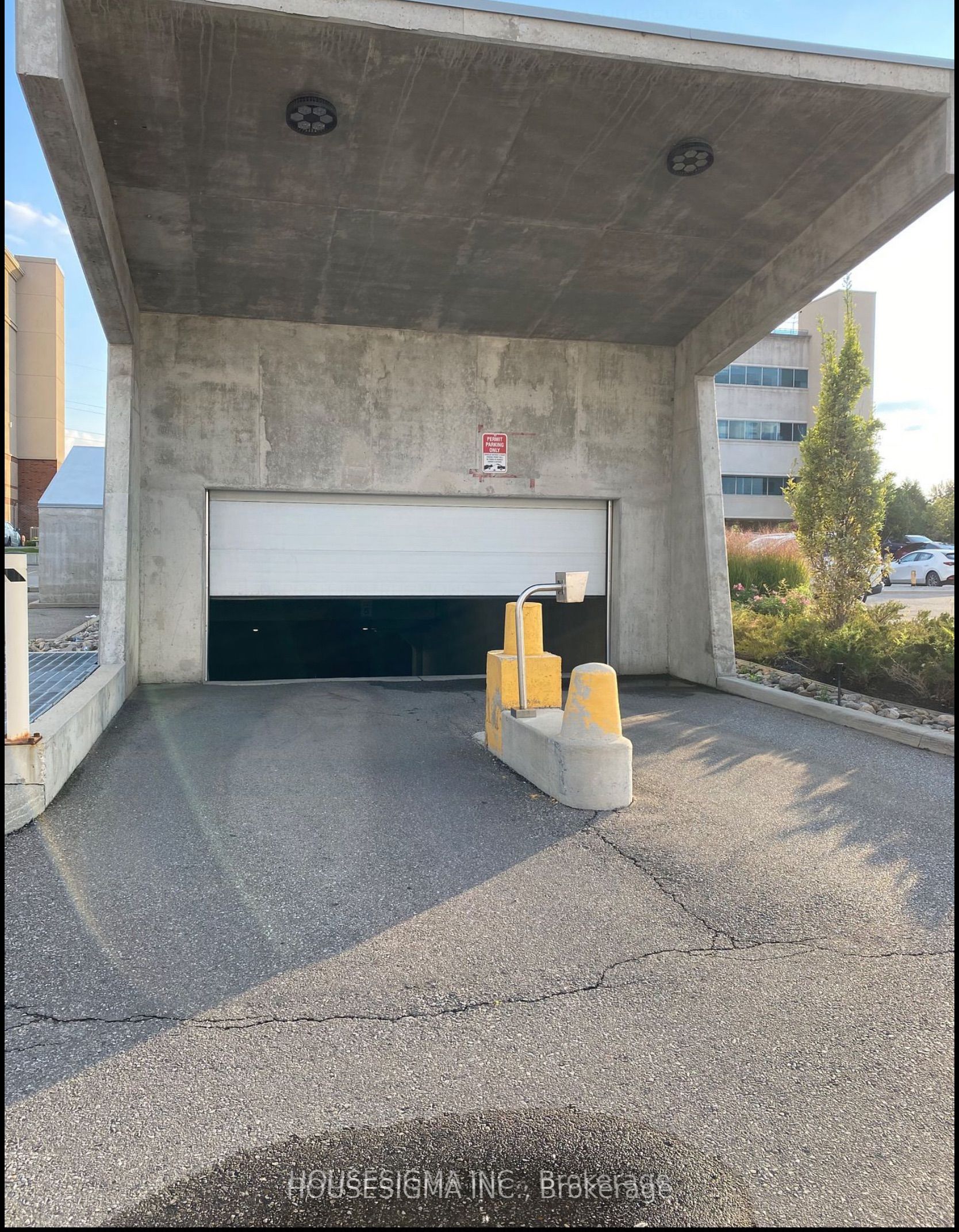 #103 - 218 Export Boulevard Property Photo 20