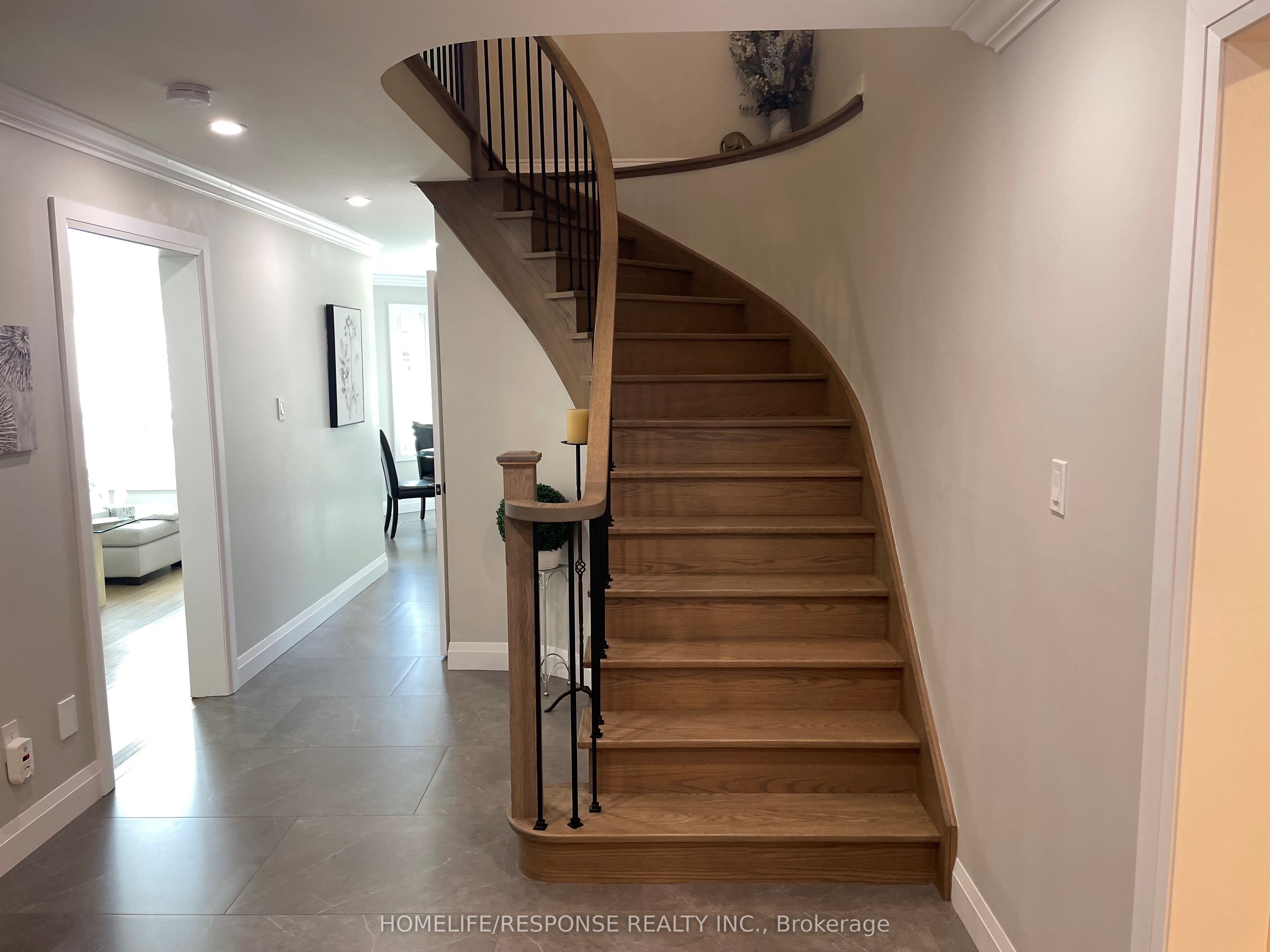 3215 Shadetree Drive Property Photo 2
