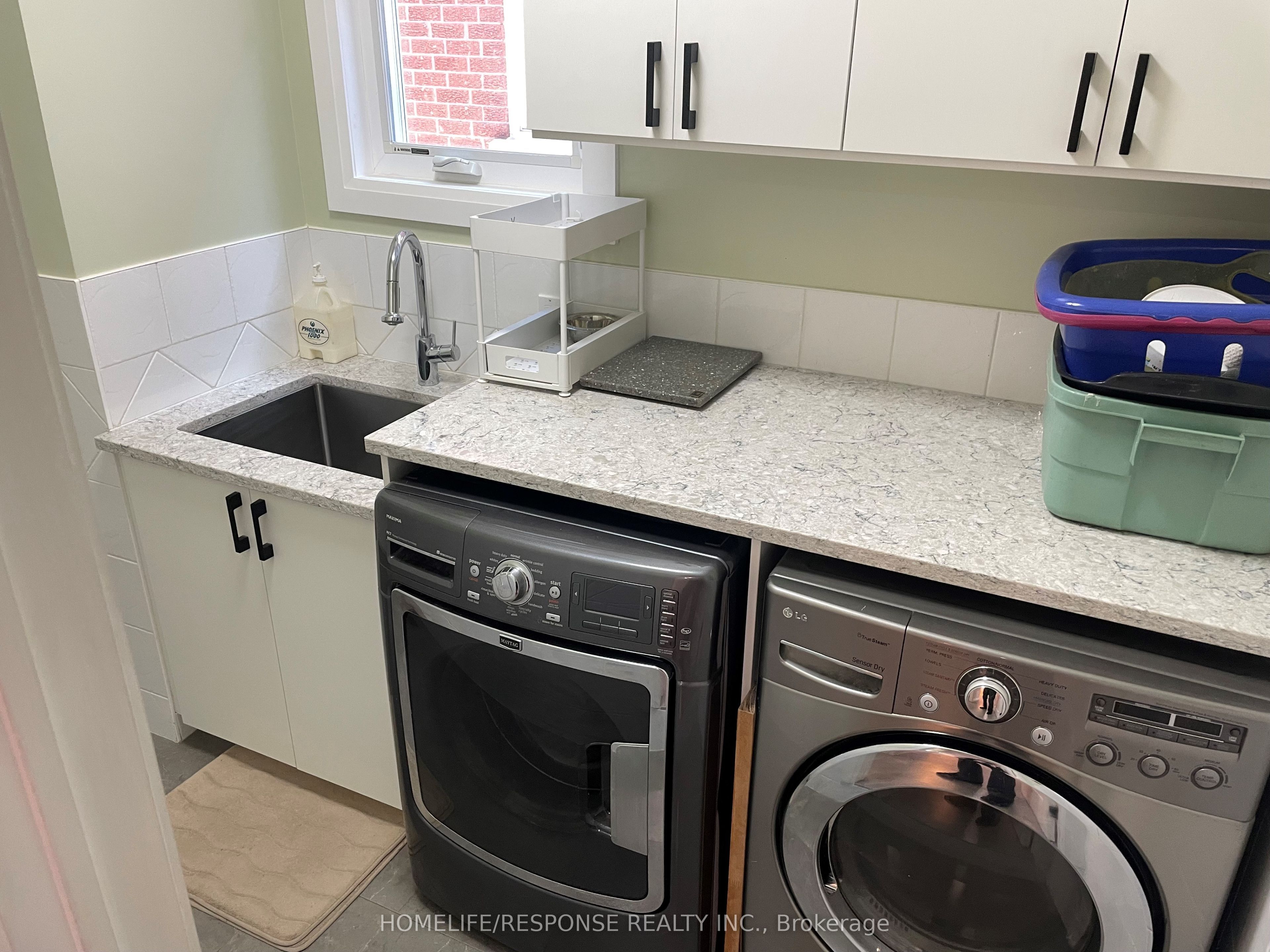 3215 Shadetree Drive Property Photo 12
