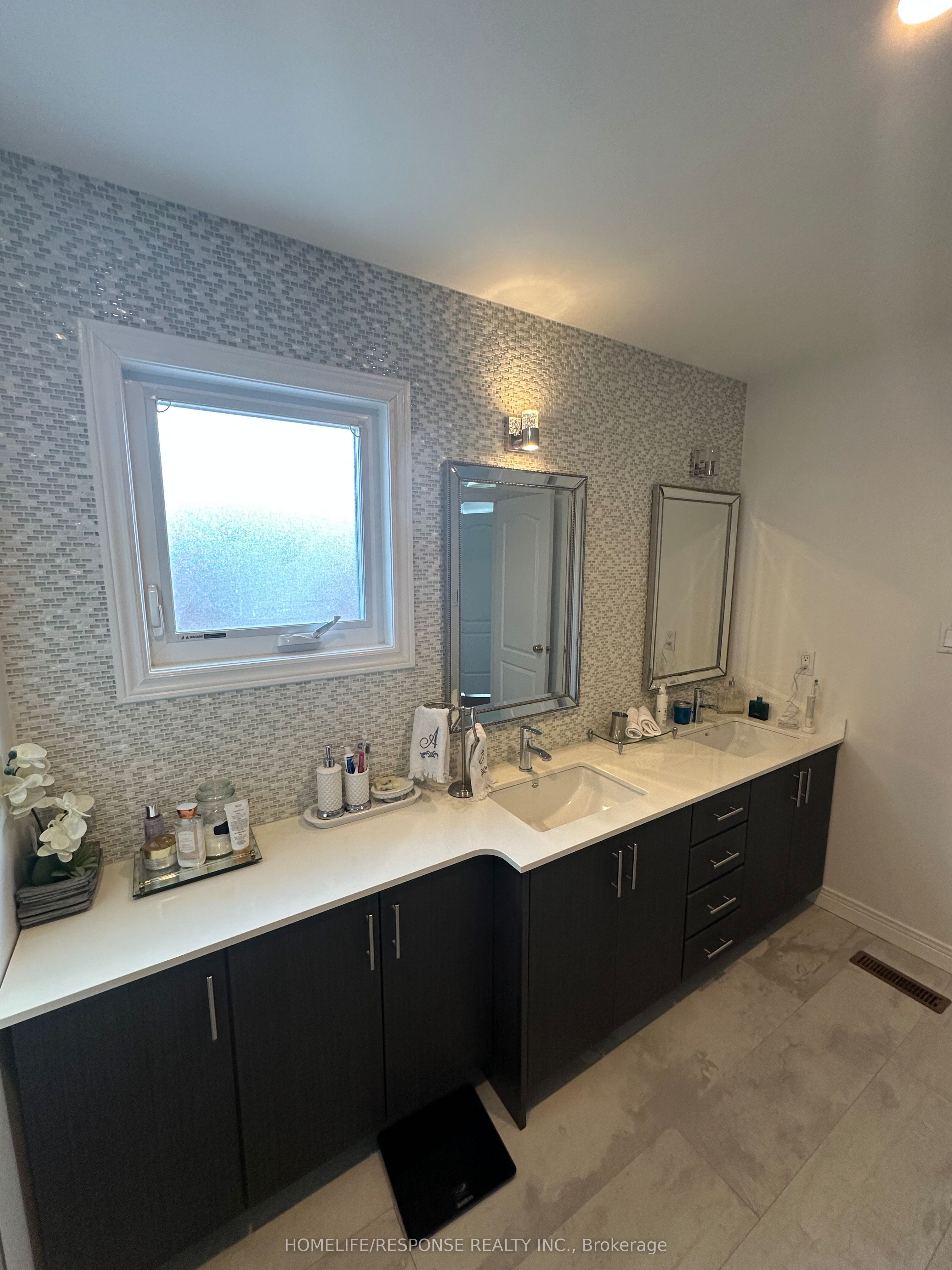 3215 Shadetree Drive Property Photo 18