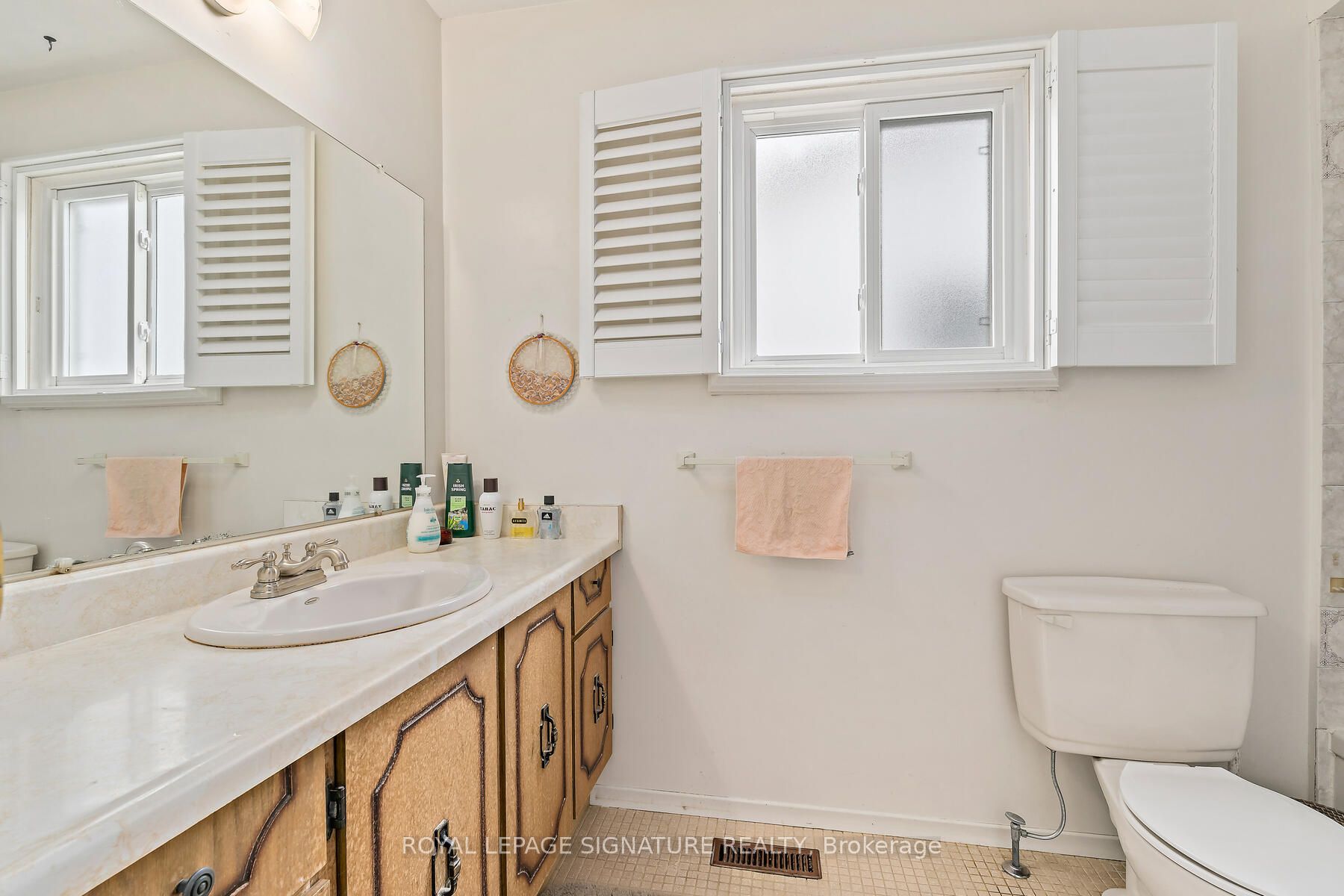 28 Lindridge Avenue Property Photo 16