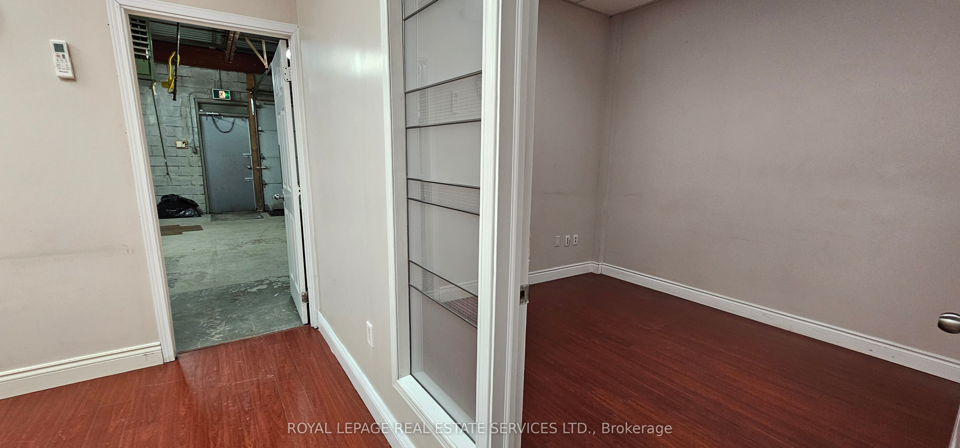 2355 Derry Rd E Property Photo 15