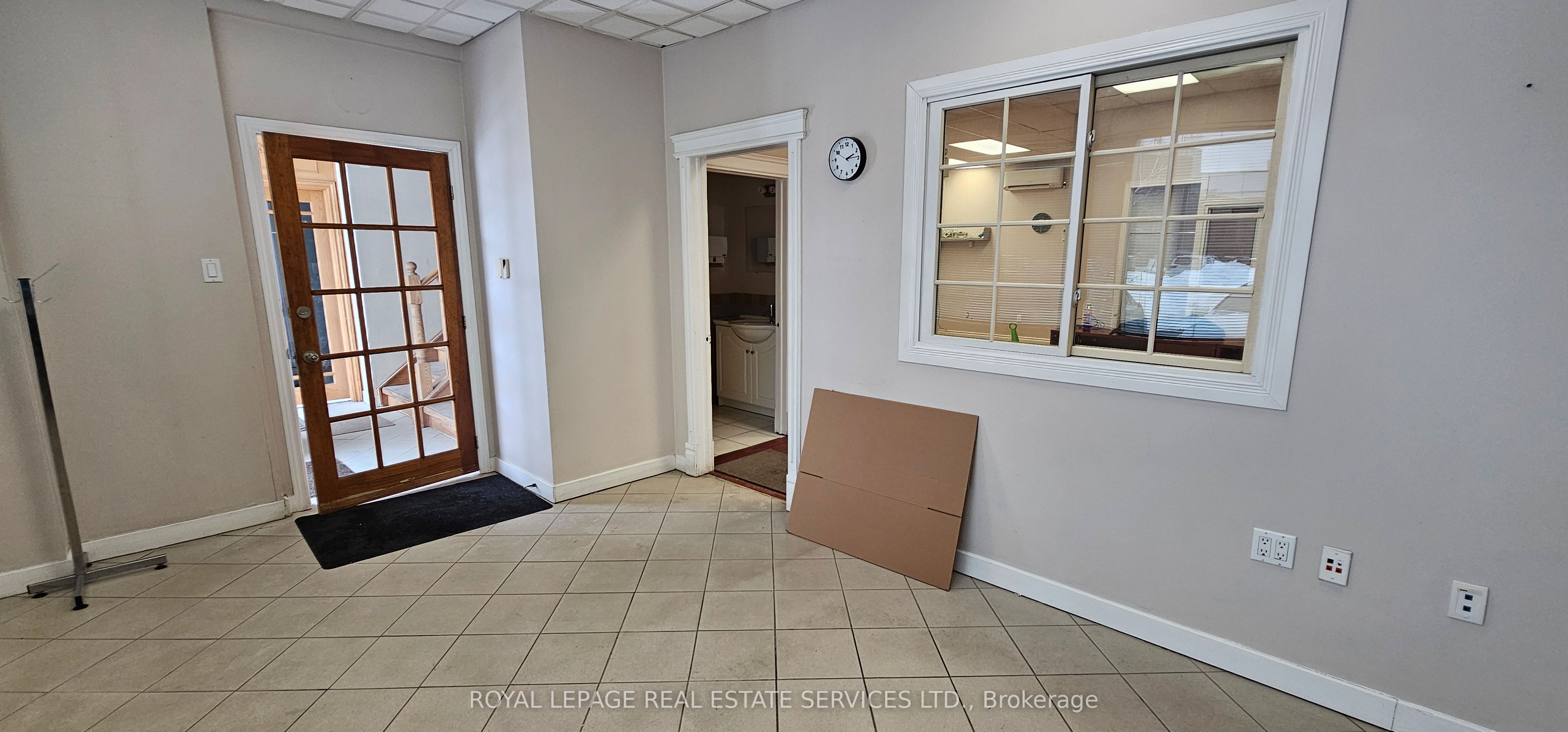 2355 Derry Rd E Property Photo 17
