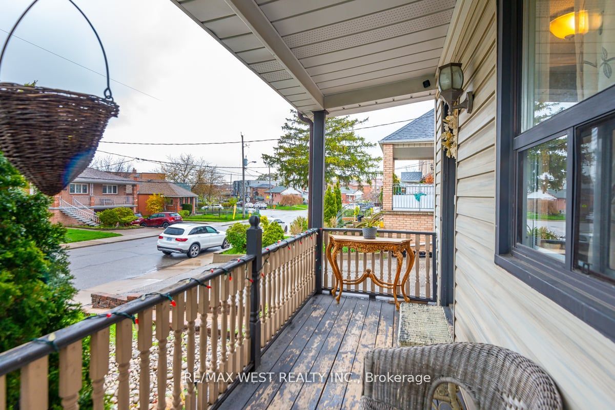 32 Holmesdale Road Property Photo 3