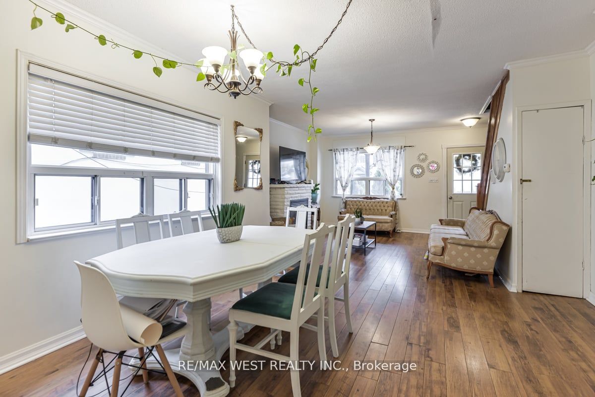32 Holmesdale Road Property Photo 13