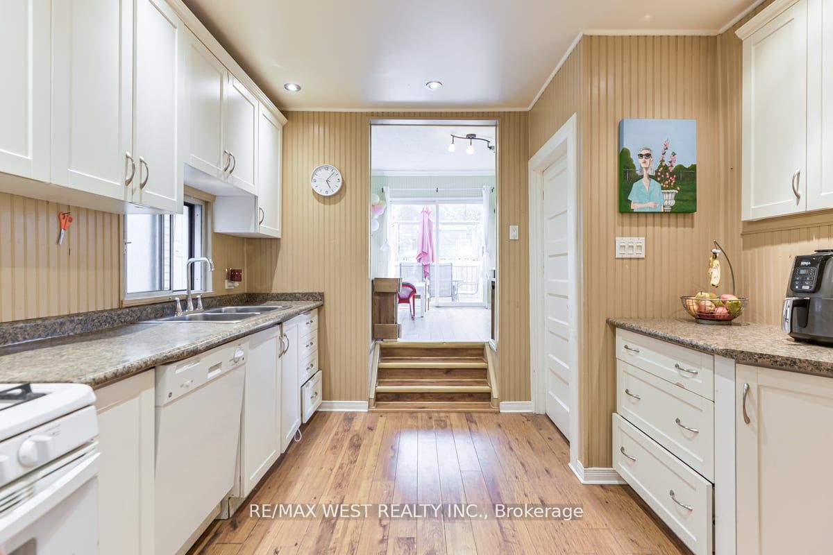 32 Holmesdale Road Property Photo 14