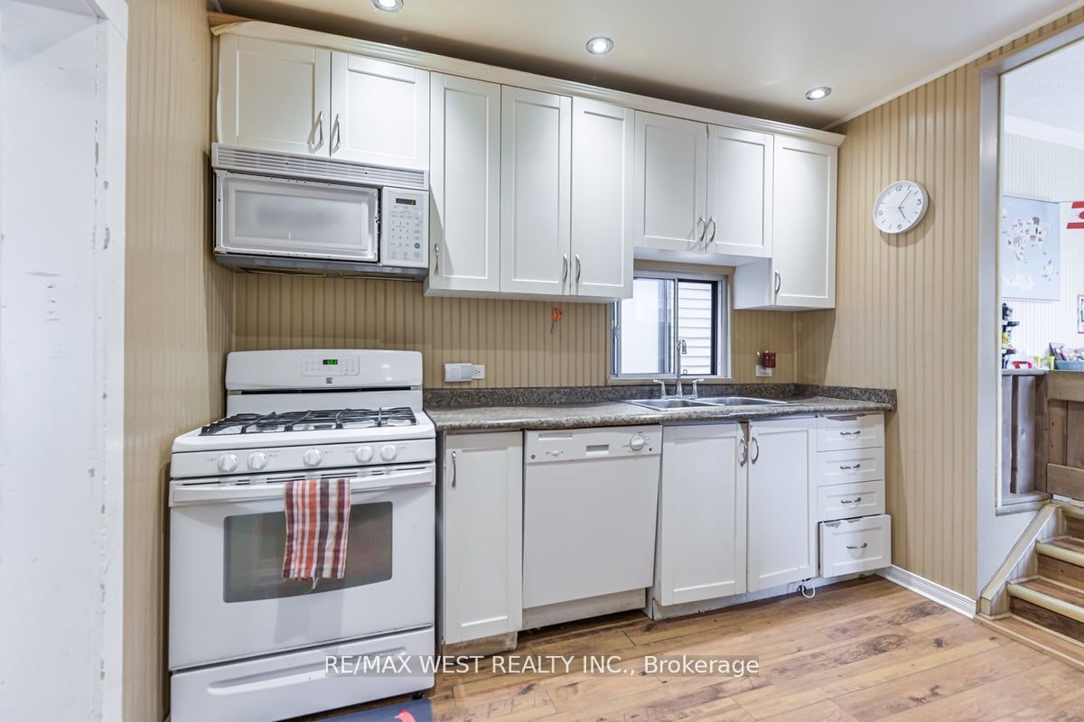 32 Holmesdale Road Property Photo 15