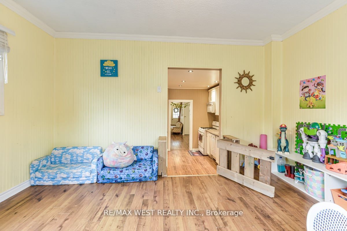 32 Holmesdale Road Property Photo 19