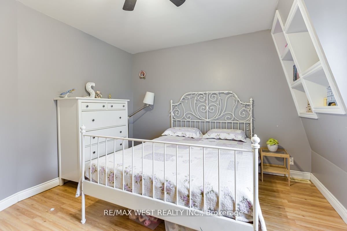 32 Holmesdale Road Property Photo 22