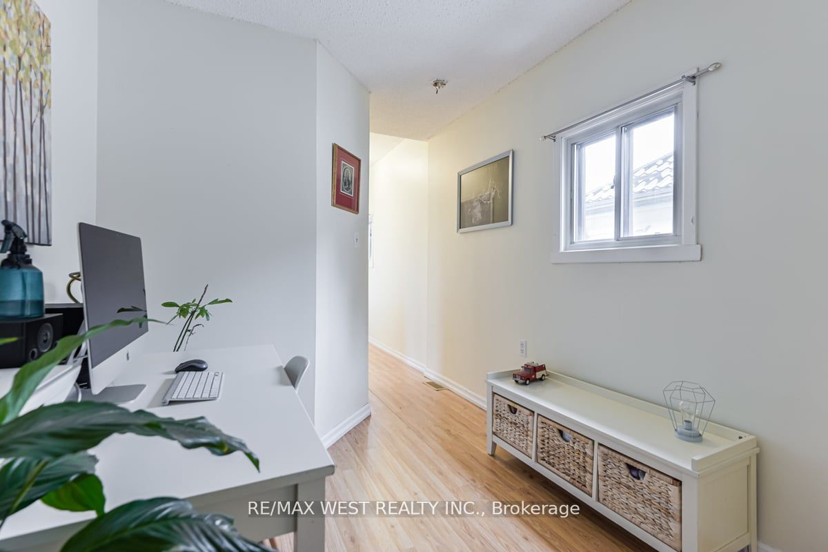 32 Holmesdale Road Property Photo 23
