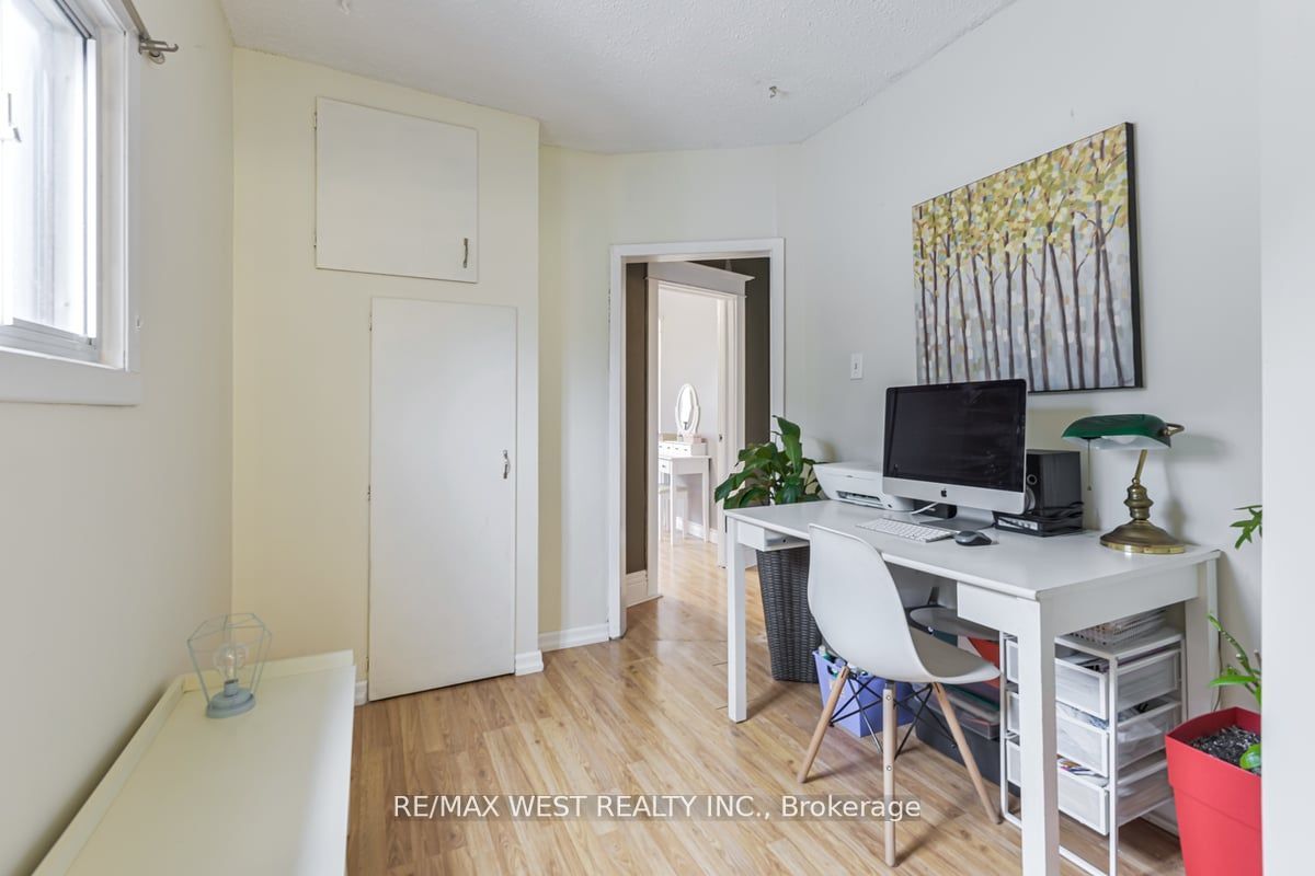32 Holmesdale Road Property Photo 24