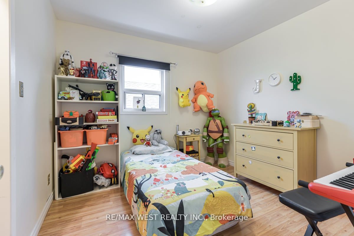 32 Holmesdale Road Property Photo 25