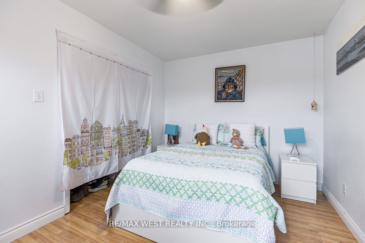 32 Holmesdale Road Property Photo 28