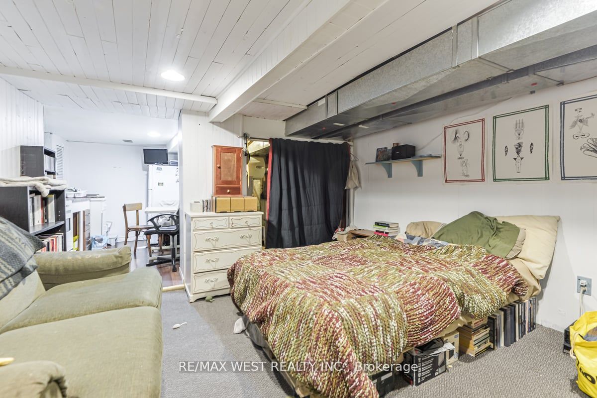 32 Holmesdale Road Property Photo 30