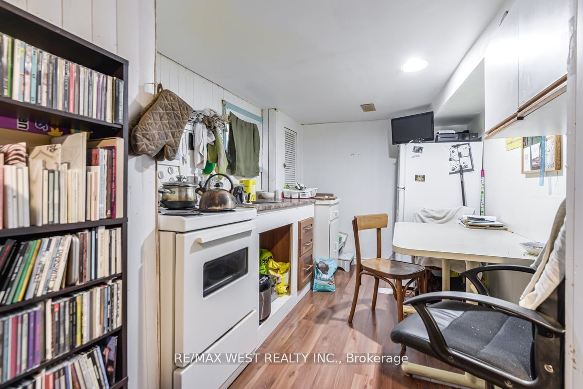 32 Holmesdale Road Property Photo 31