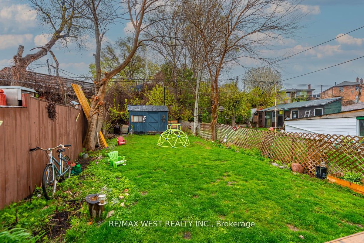 32 Holmesdale Road Property Photo 33