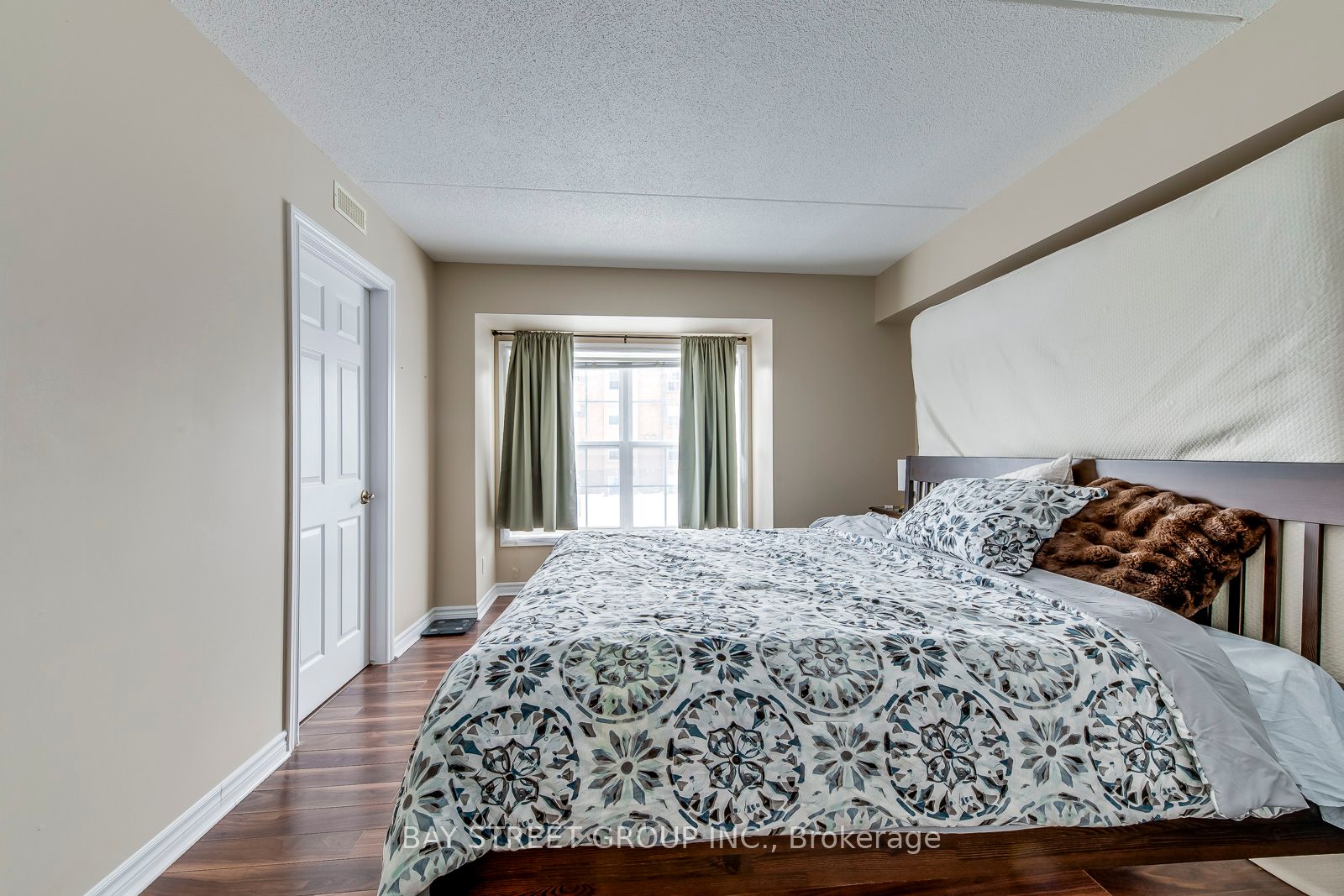 #216 - 1480 Bishops Gate Property Photo 29