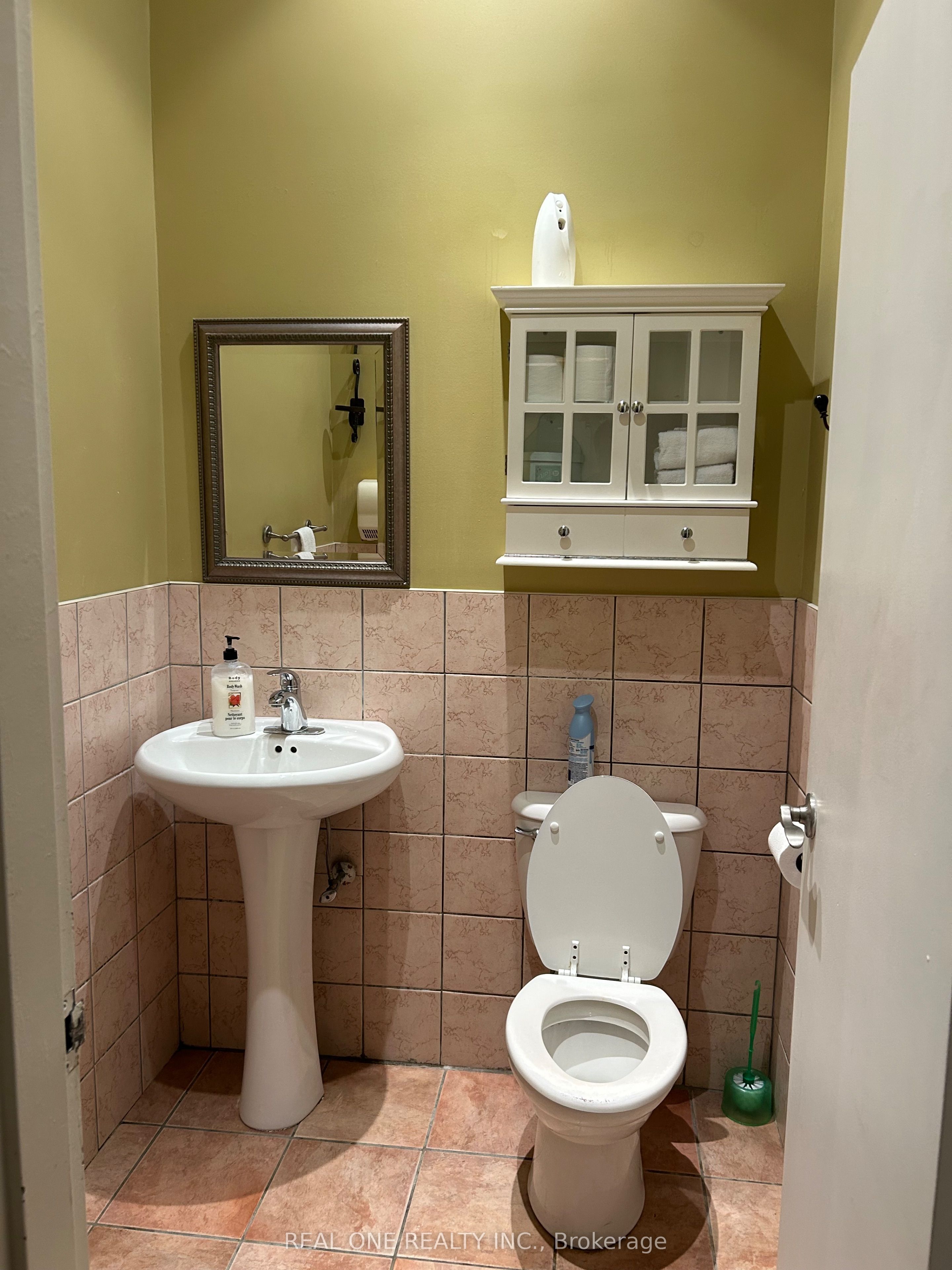 55 Ontario St Property Photo 12