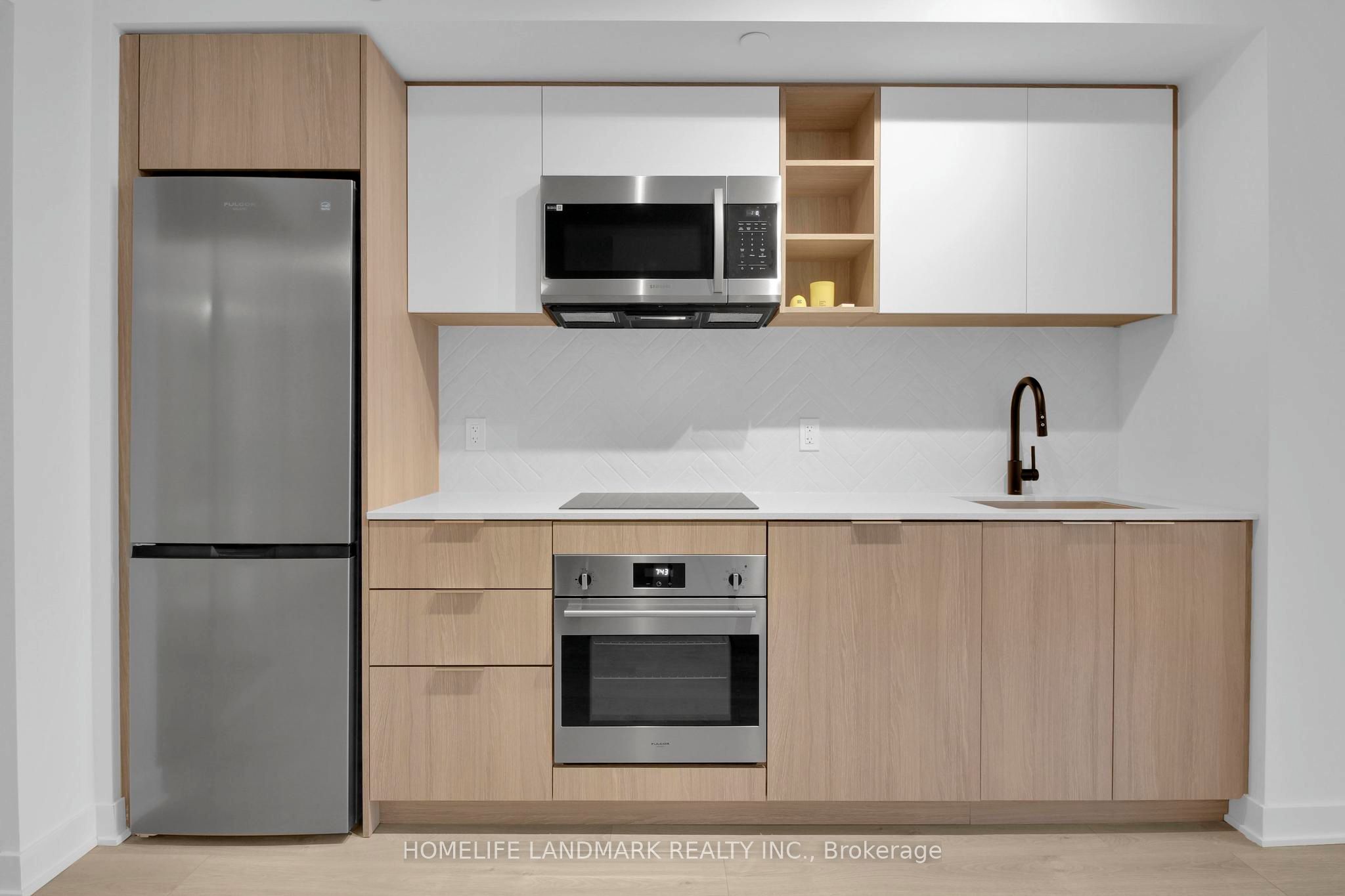 #522 - 36 Zorra Street Property Photo 2