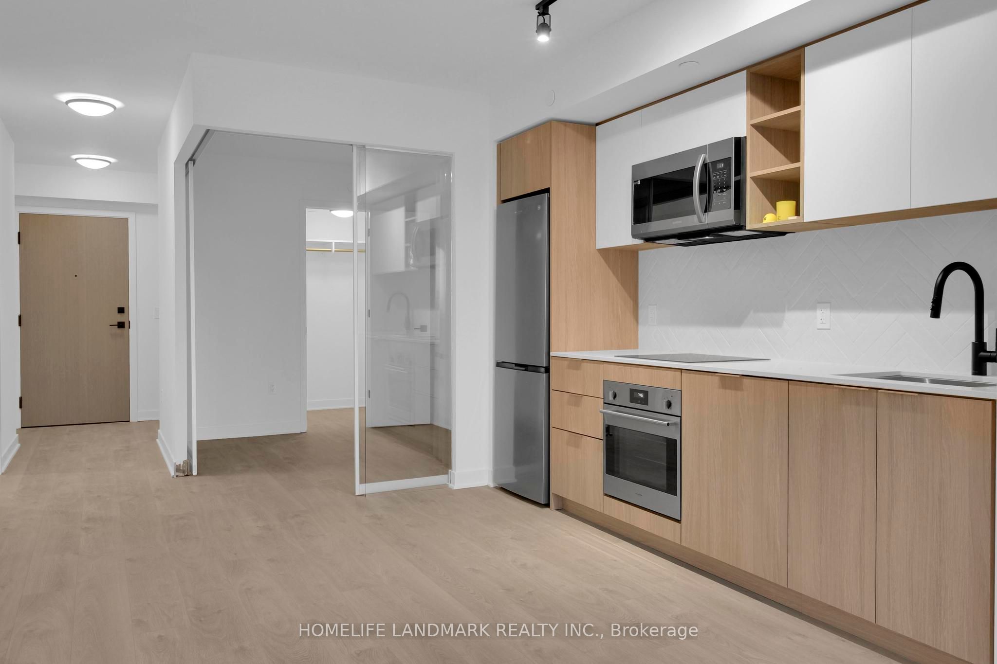 #522 - 36 Zorra Street Property Photo 4