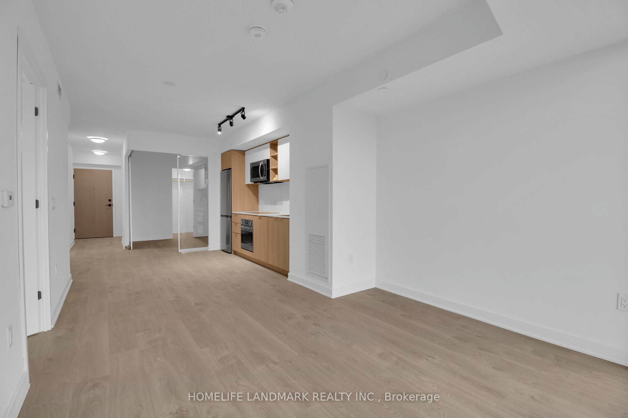 #522 - 36 Zorra Street Property Photo 5