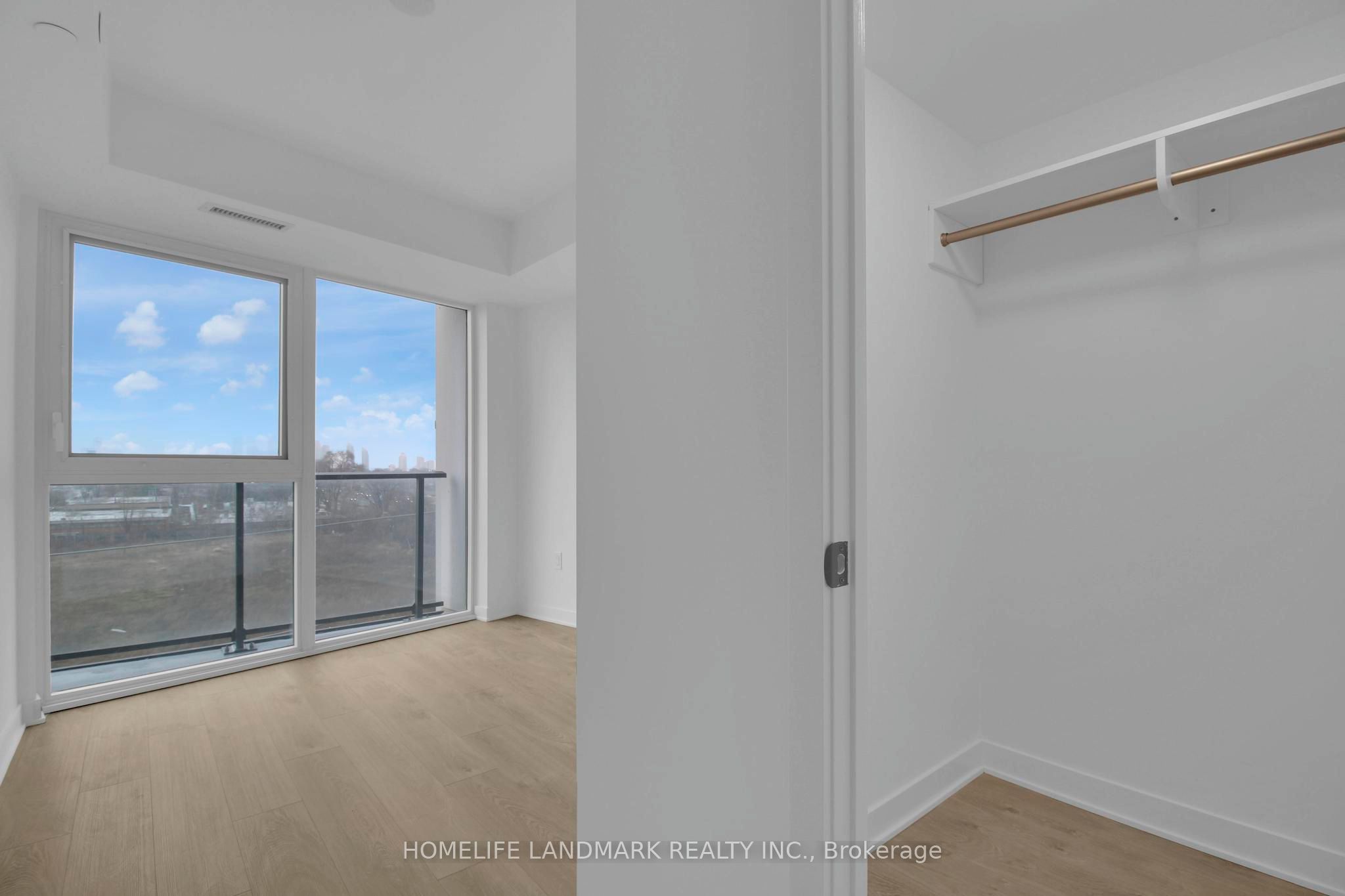 #522 - 36 Zorra Street Property Photo 7