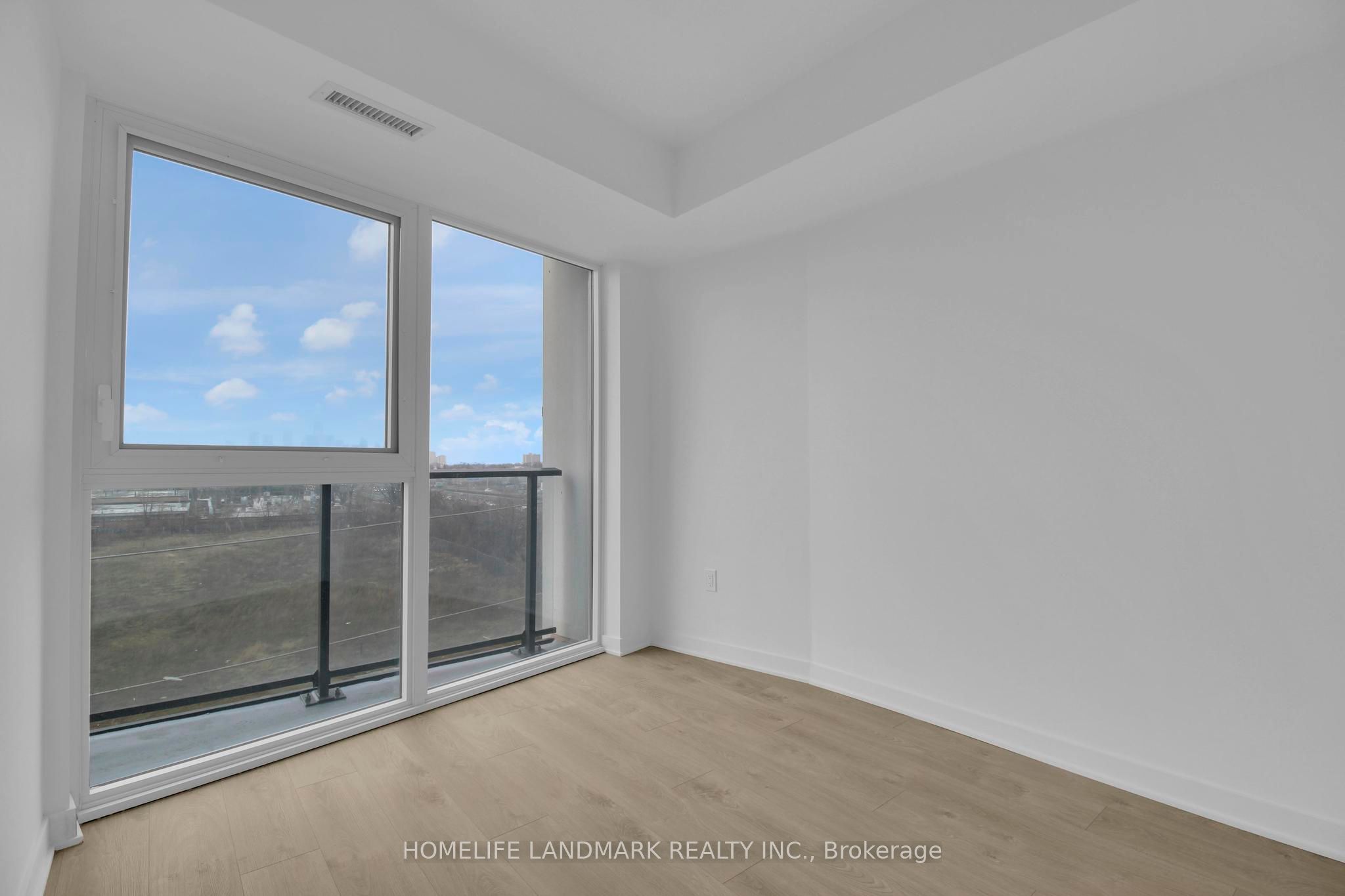 #522 - 36 Zorra Street Property Photo 8