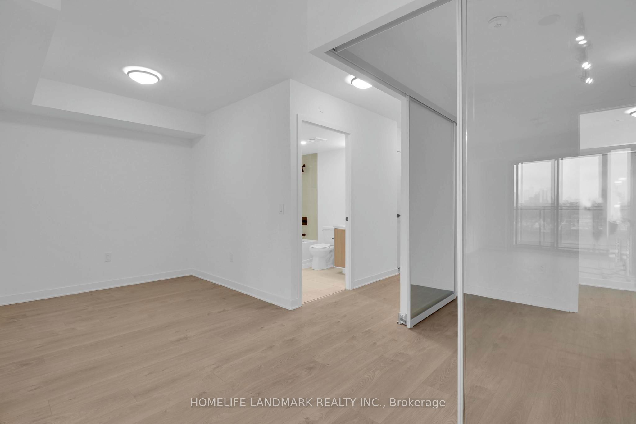 #522 - 36 Zorra Street Property Photo 11