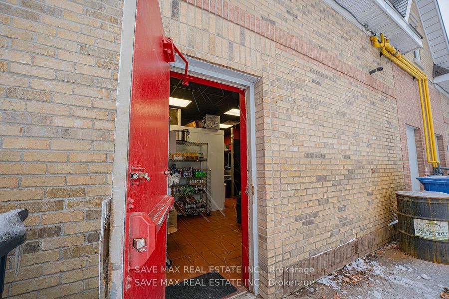 #12 - 3480 Fairview Street Property Photo 17
