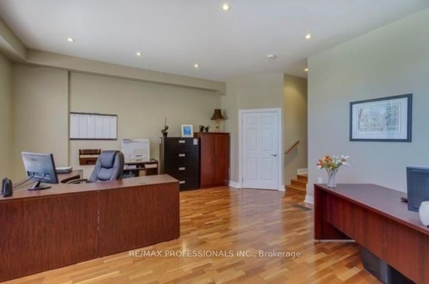 114 Bronte Rd Property Photo 3