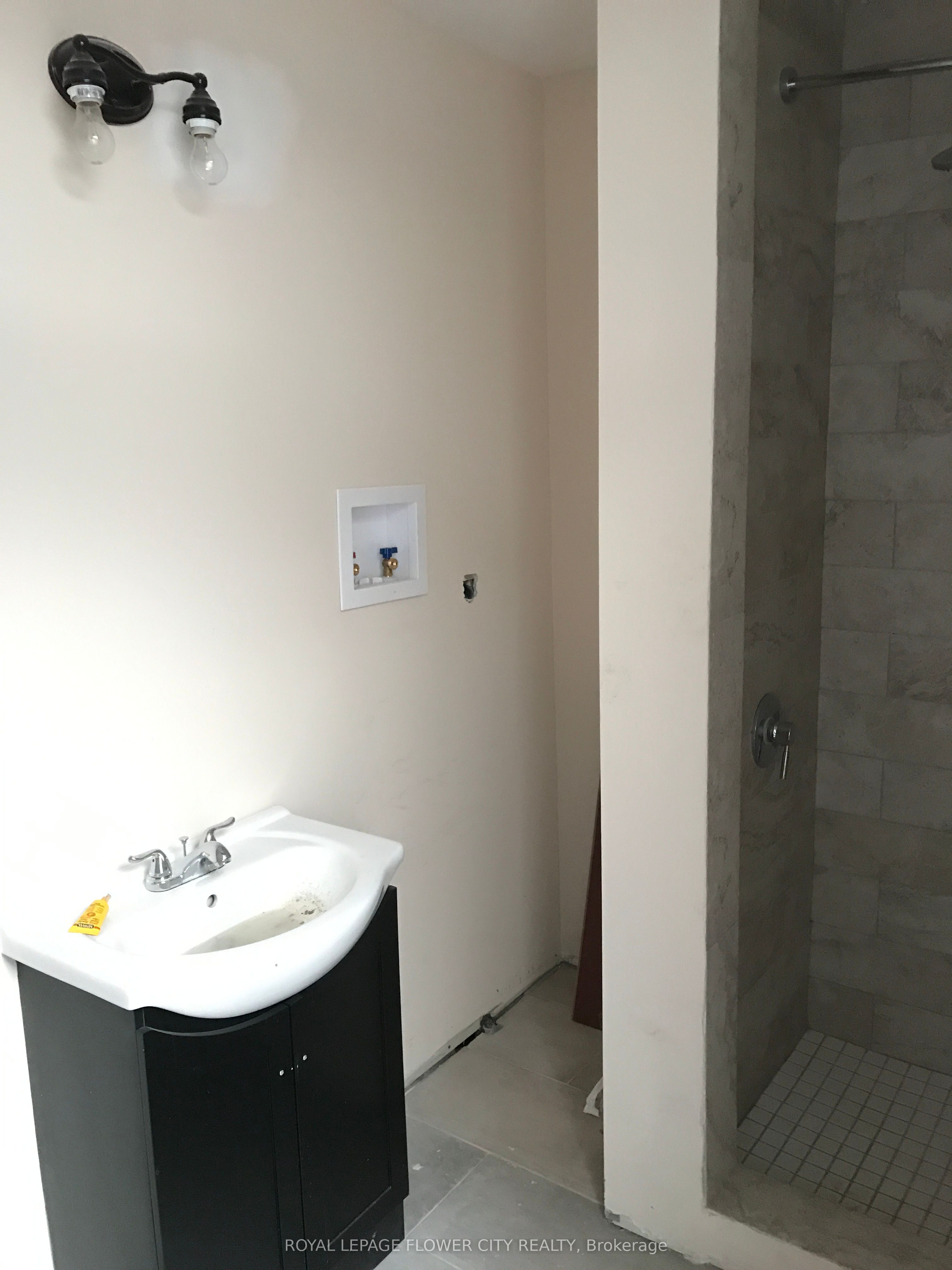 1188 Weston Road Property Photo 7