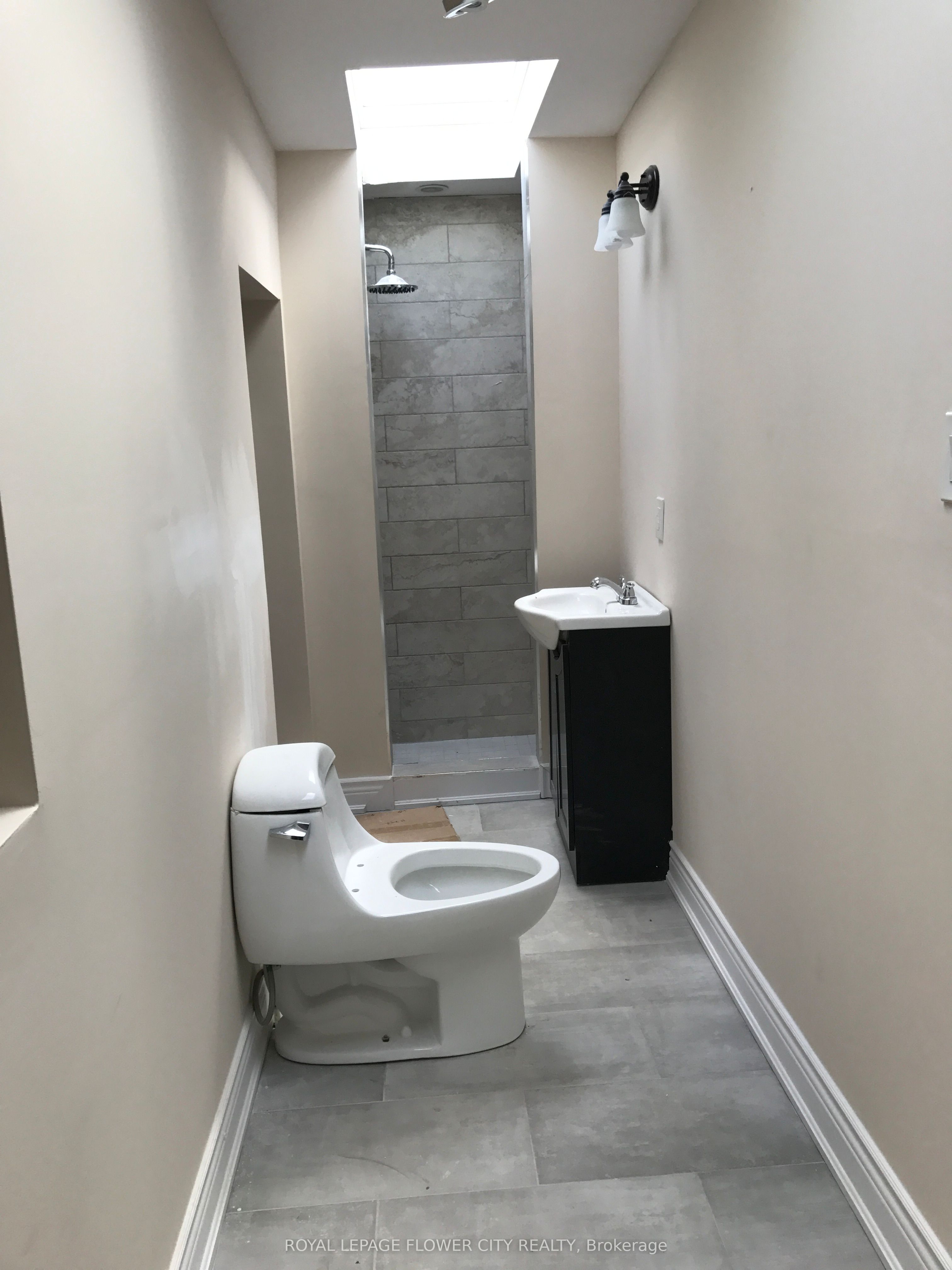 1188 Weston Road Property Photo 8