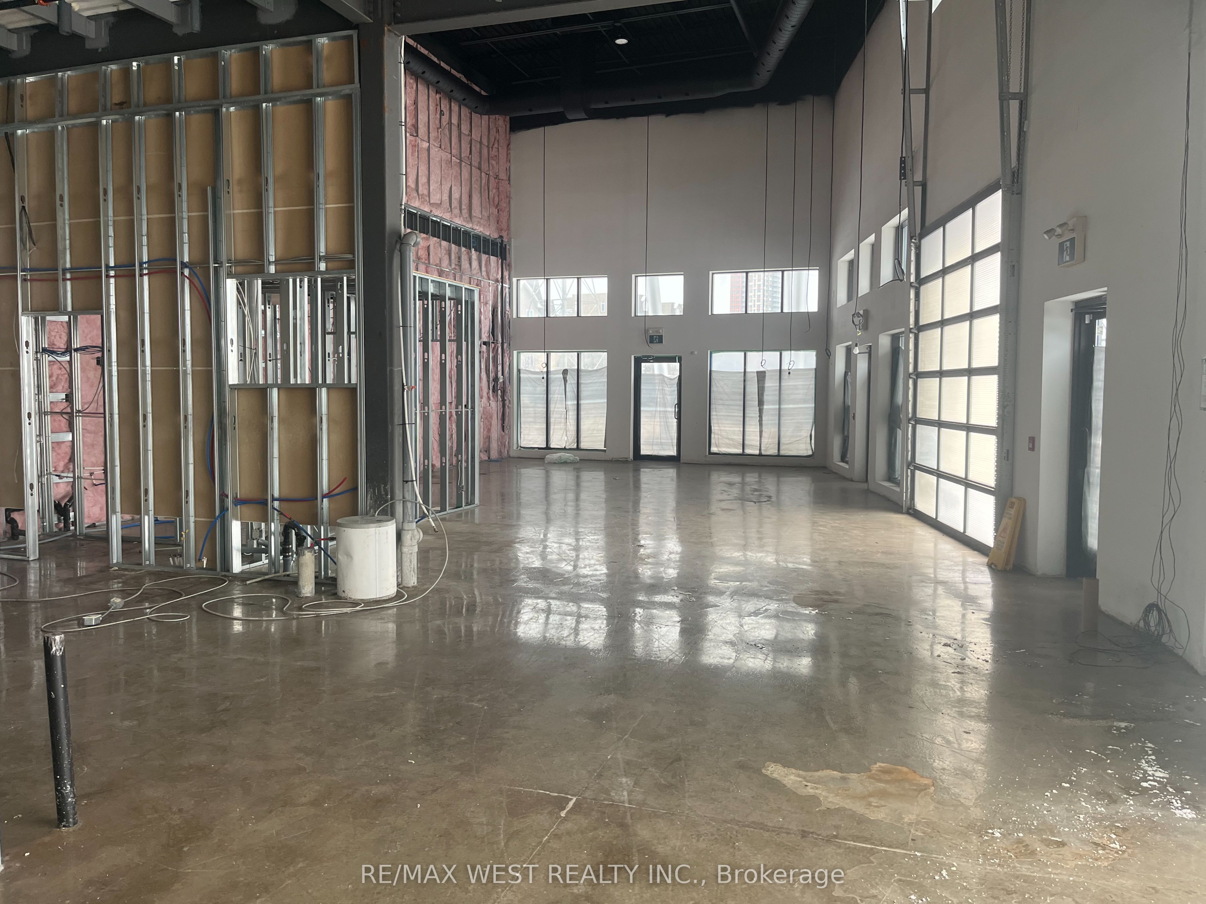 #8 - 1800 Davenport Road Property Photo 3