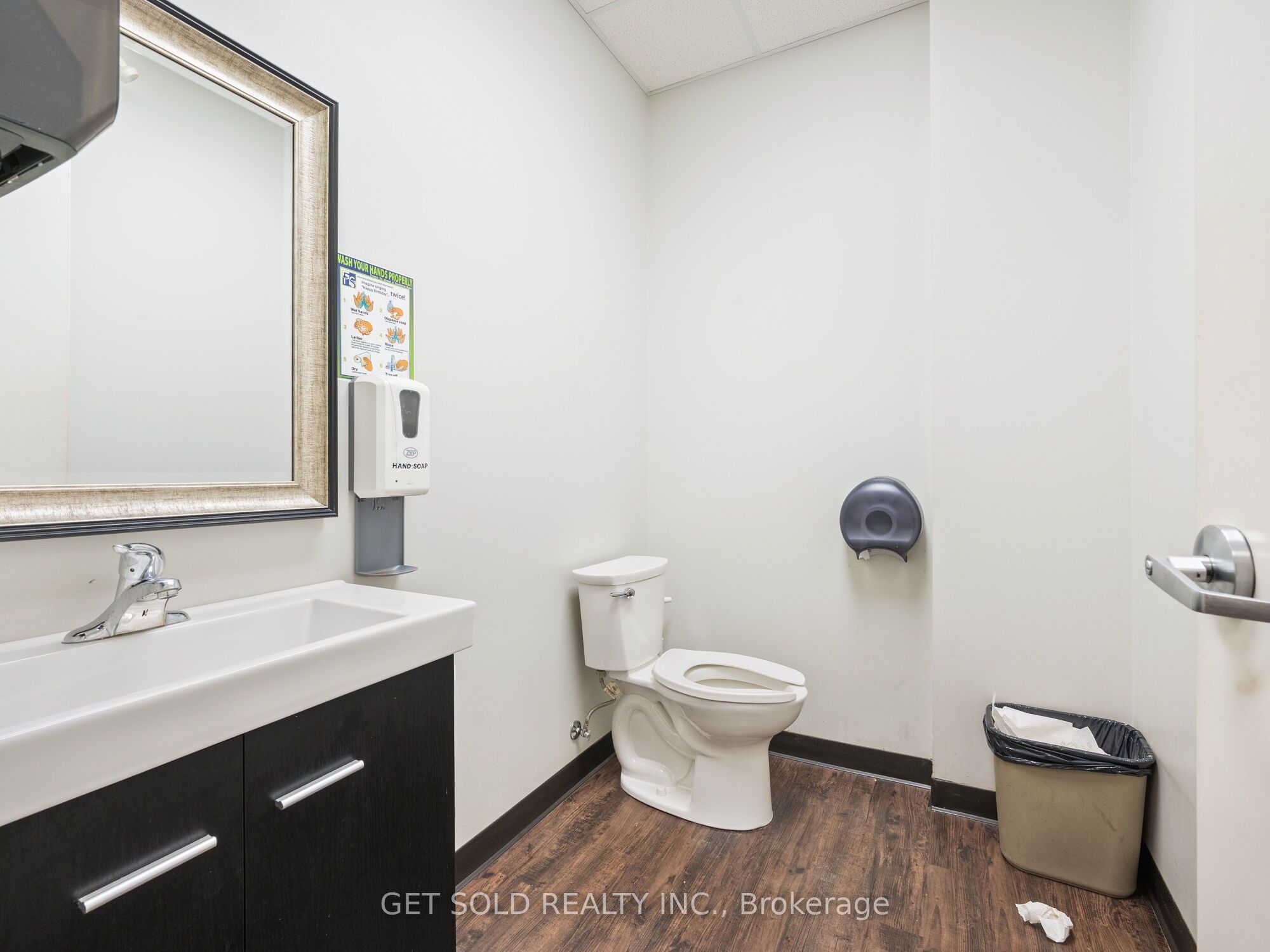 650 Fenmar Drive Property Photo 12