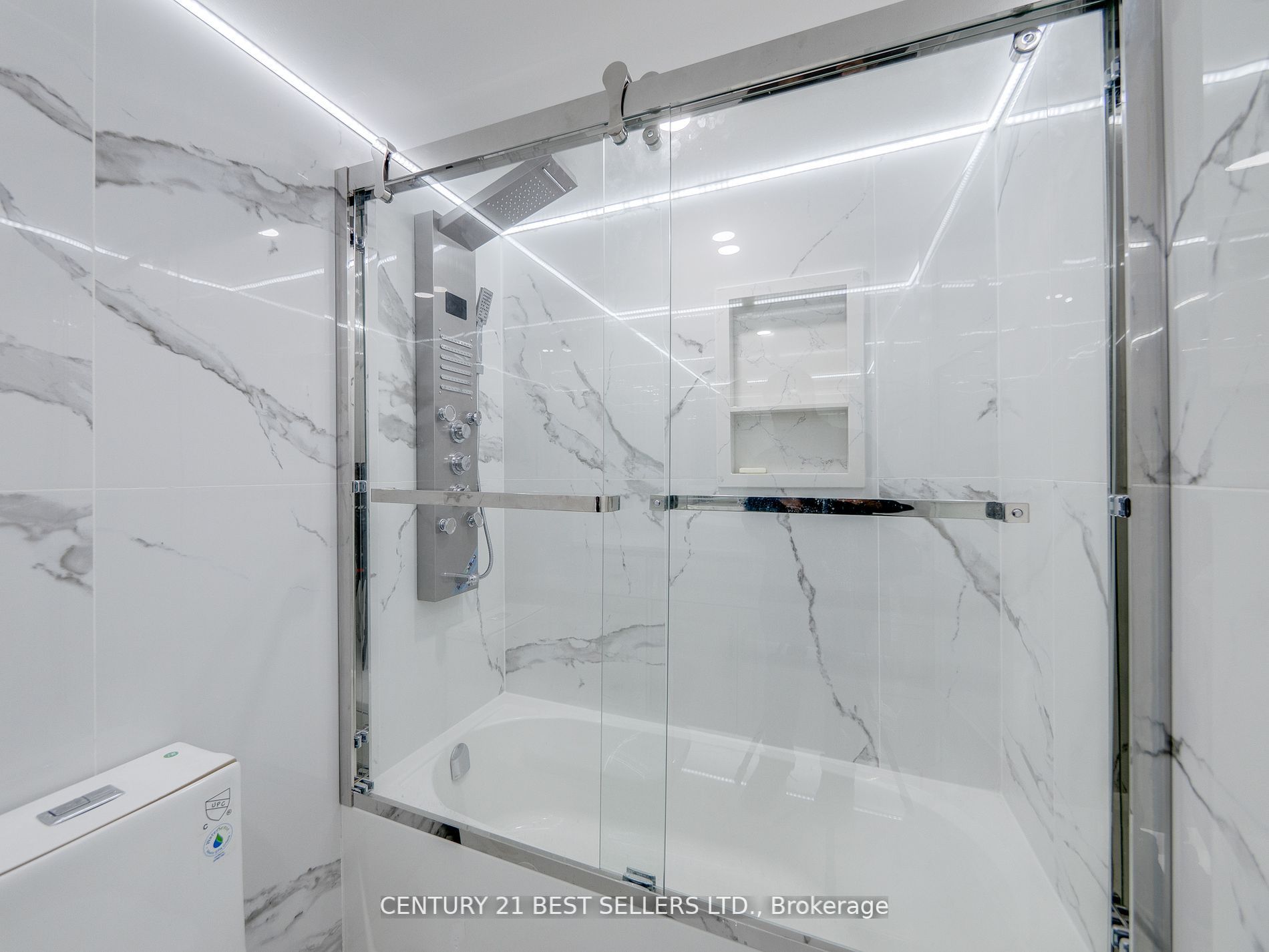 3650 Kaneff Cres Property Photo 24
