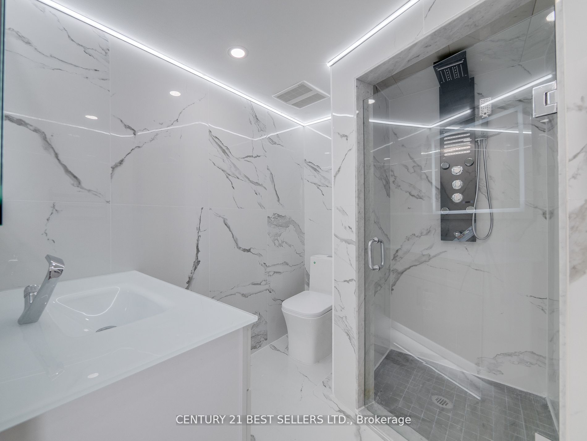 3650 Kaneff Cres Property Photo 28