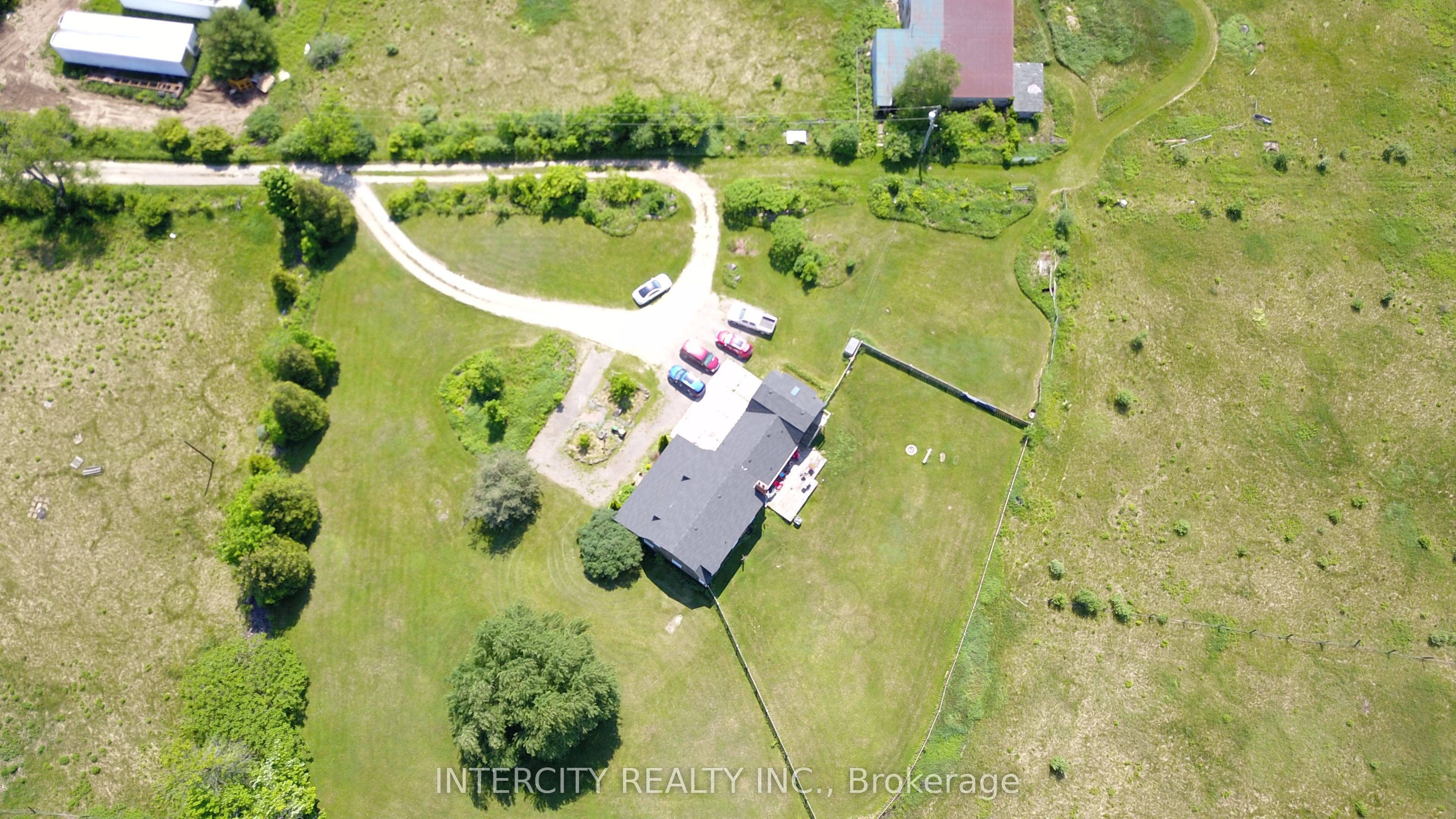 9280 First Line Property Photo 4