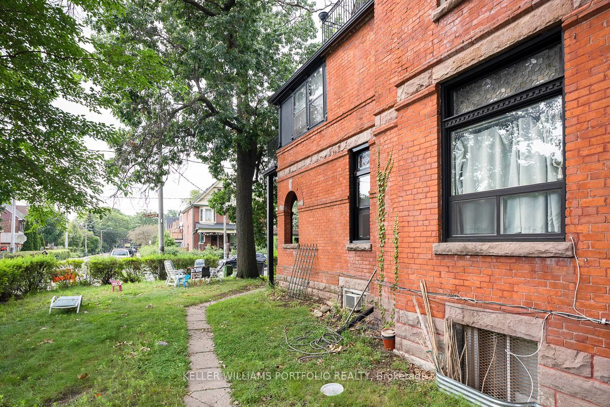 188 St Johns Road Property Photo 4