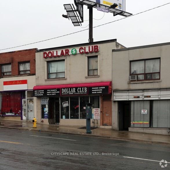 2585 Eglinton Avenue Property Photo 1