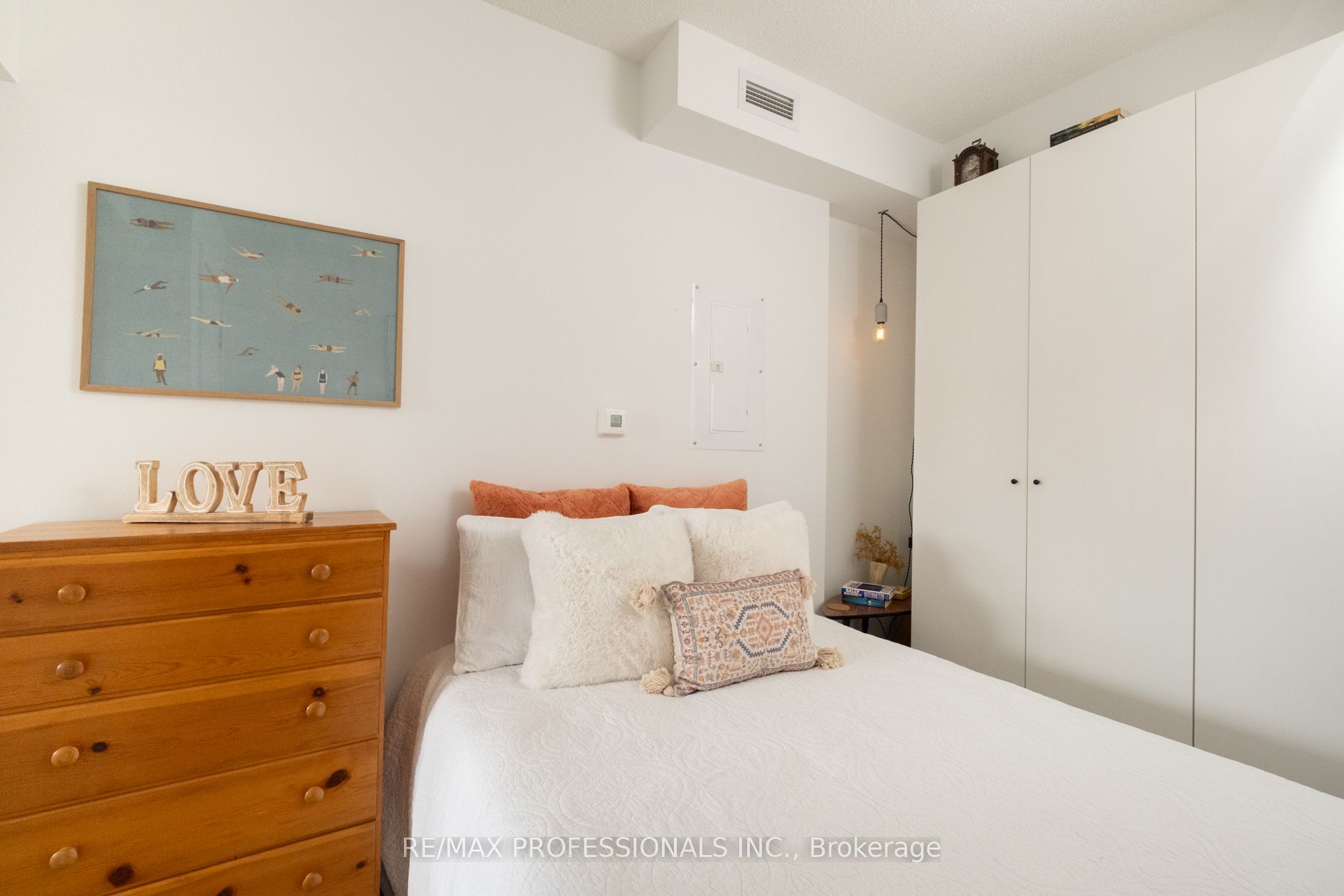 #207 - 8 Ann Street Property Photo 11